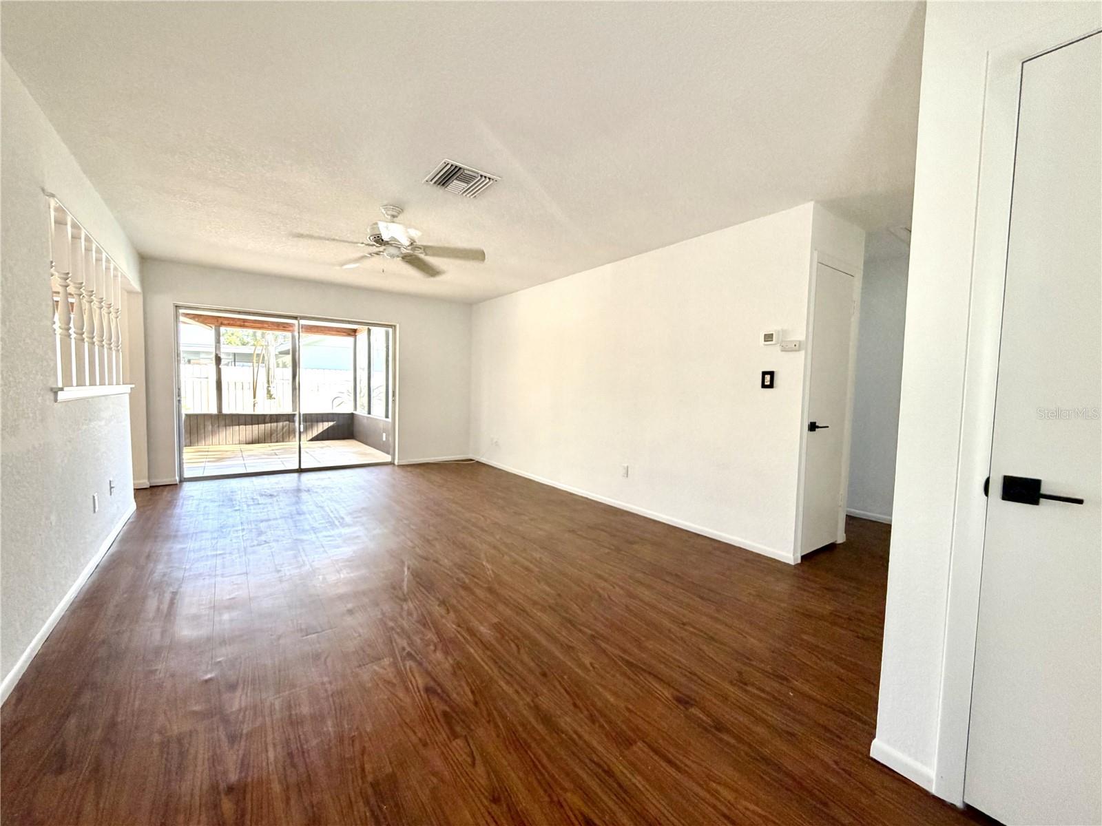 8212 101st Ct Property Photo 4