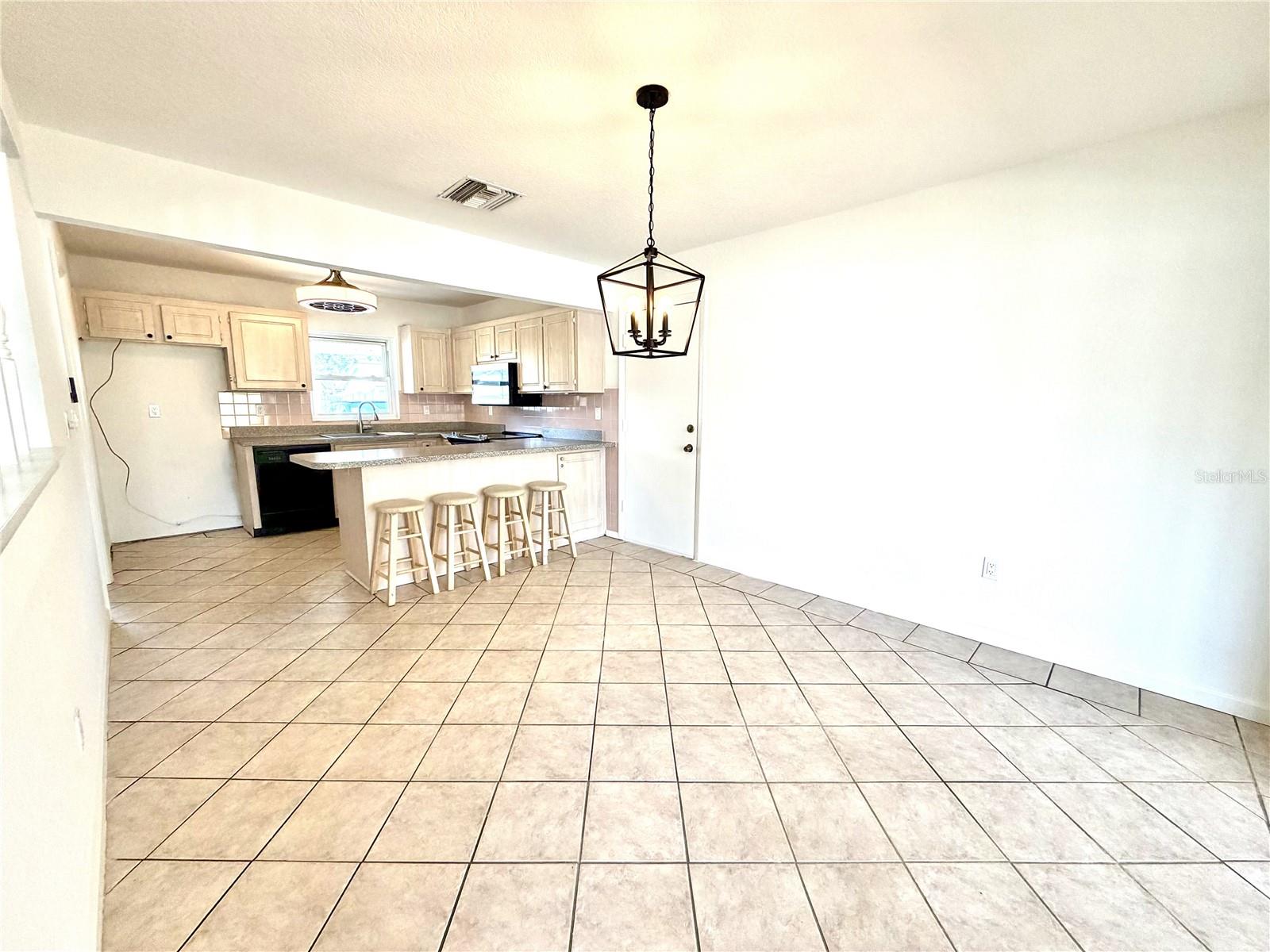 8212 101st Ct Property Photo 9