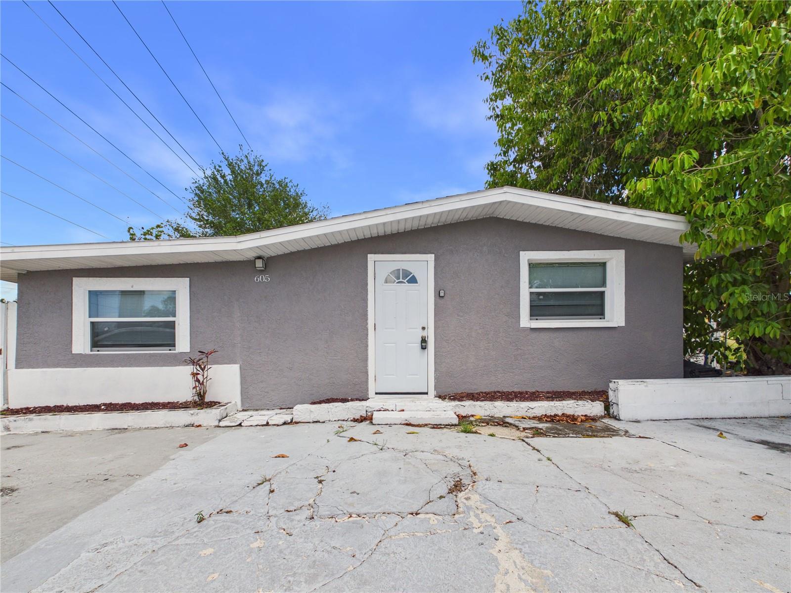 605 S DISSTON AVE Property Photo 1