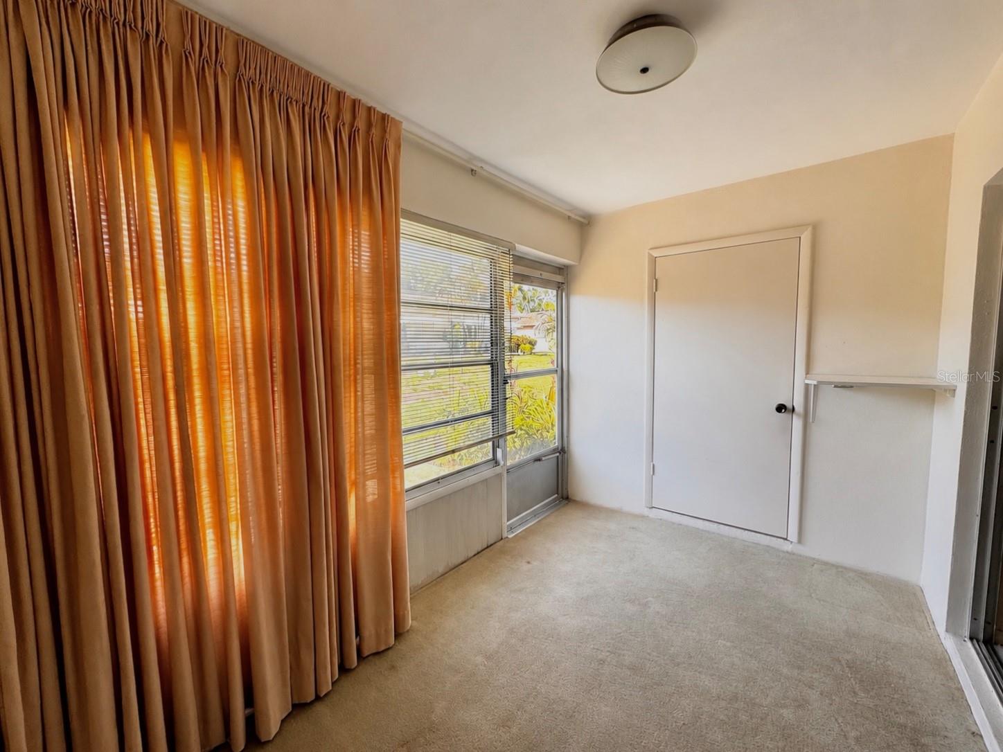1656 S Lake Ave #4 Property Photo 6