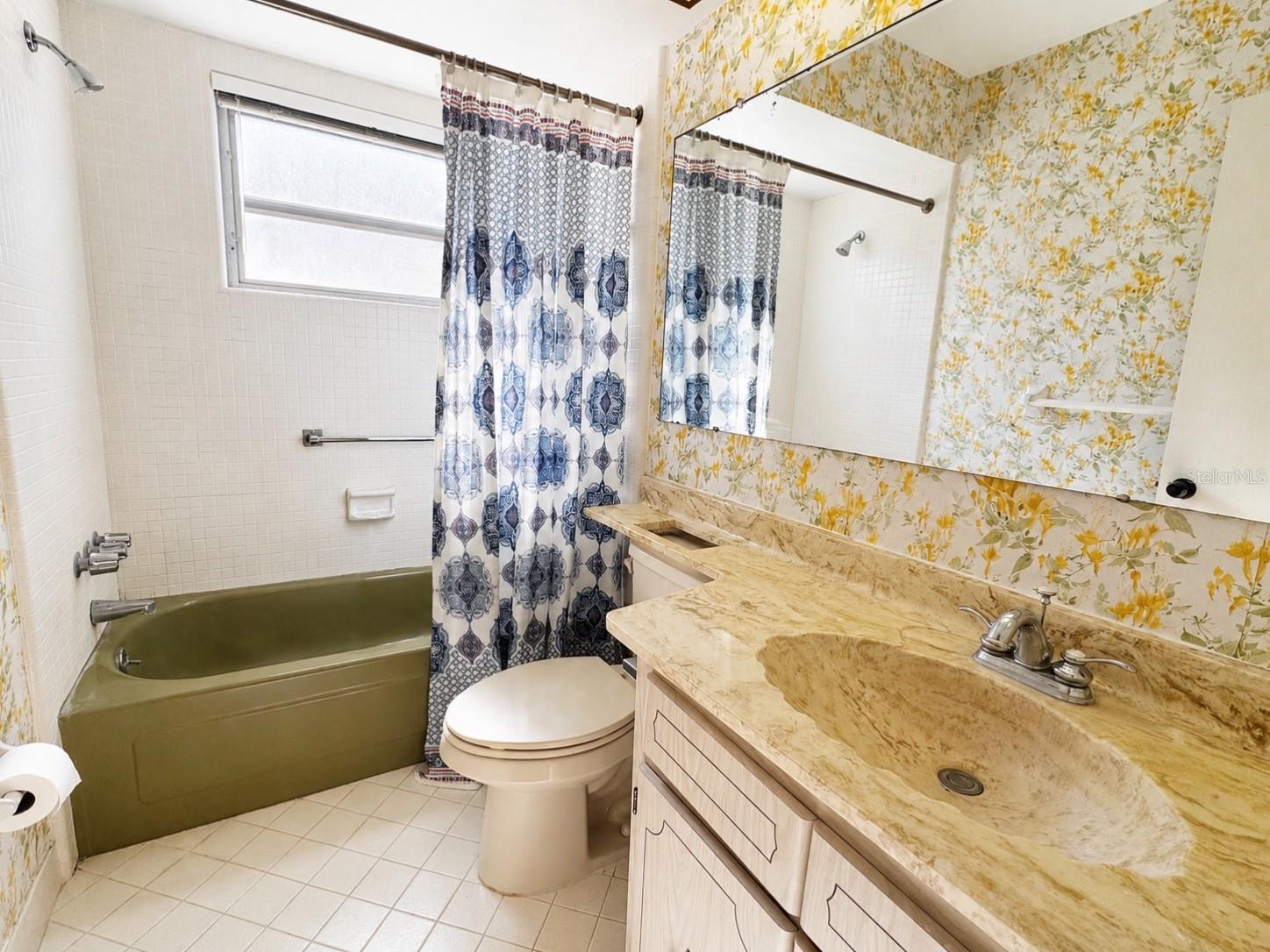 1656 S Lake Ave #4 Property Photo 9