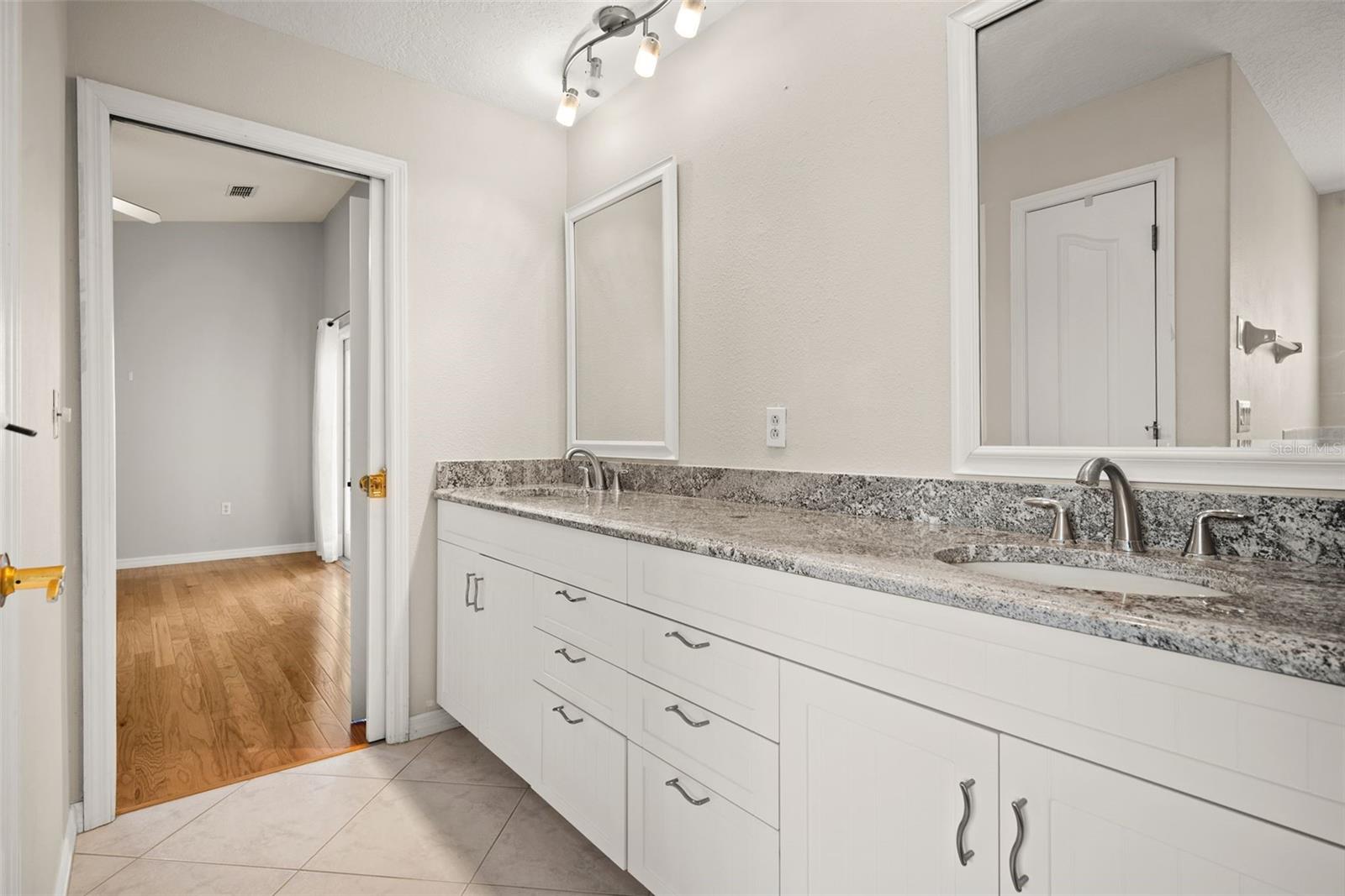 4263 Tahiti Dr Property Photo 28