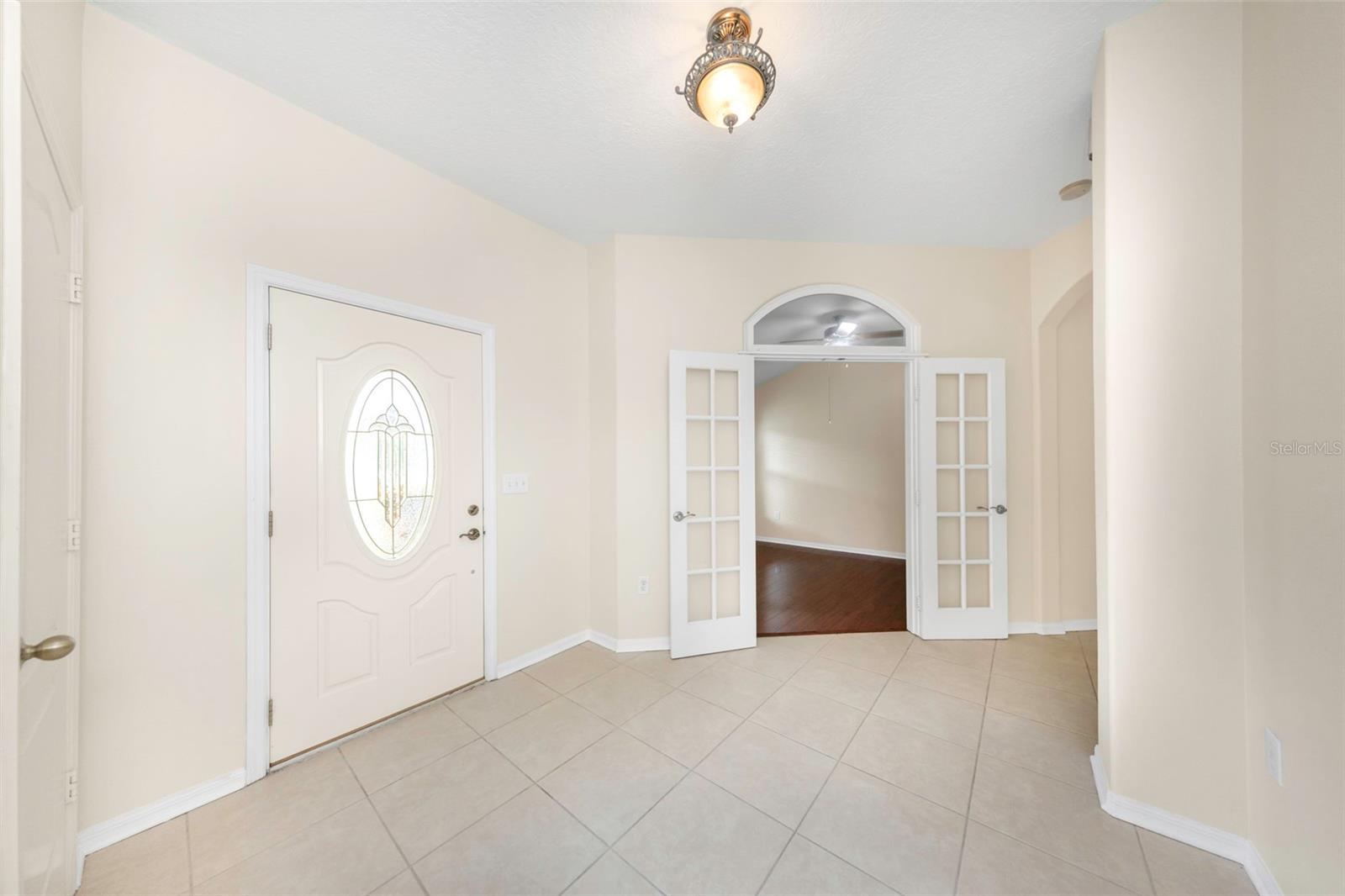 19238 Weymouth Dr Property Photo 5