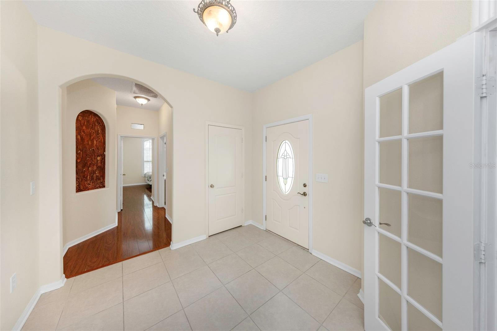 19238 Weymouth Dr Property Photo 7