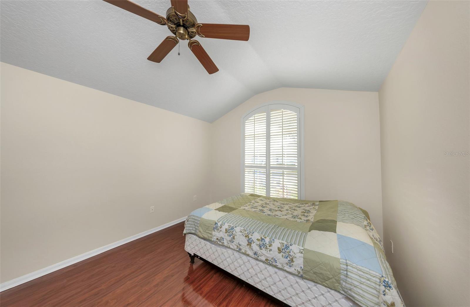 19238 Weymouth Dr Property Photo 18