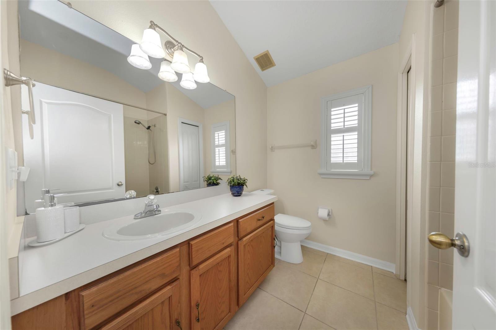 19238 Weymouth Dr Property Photo 22