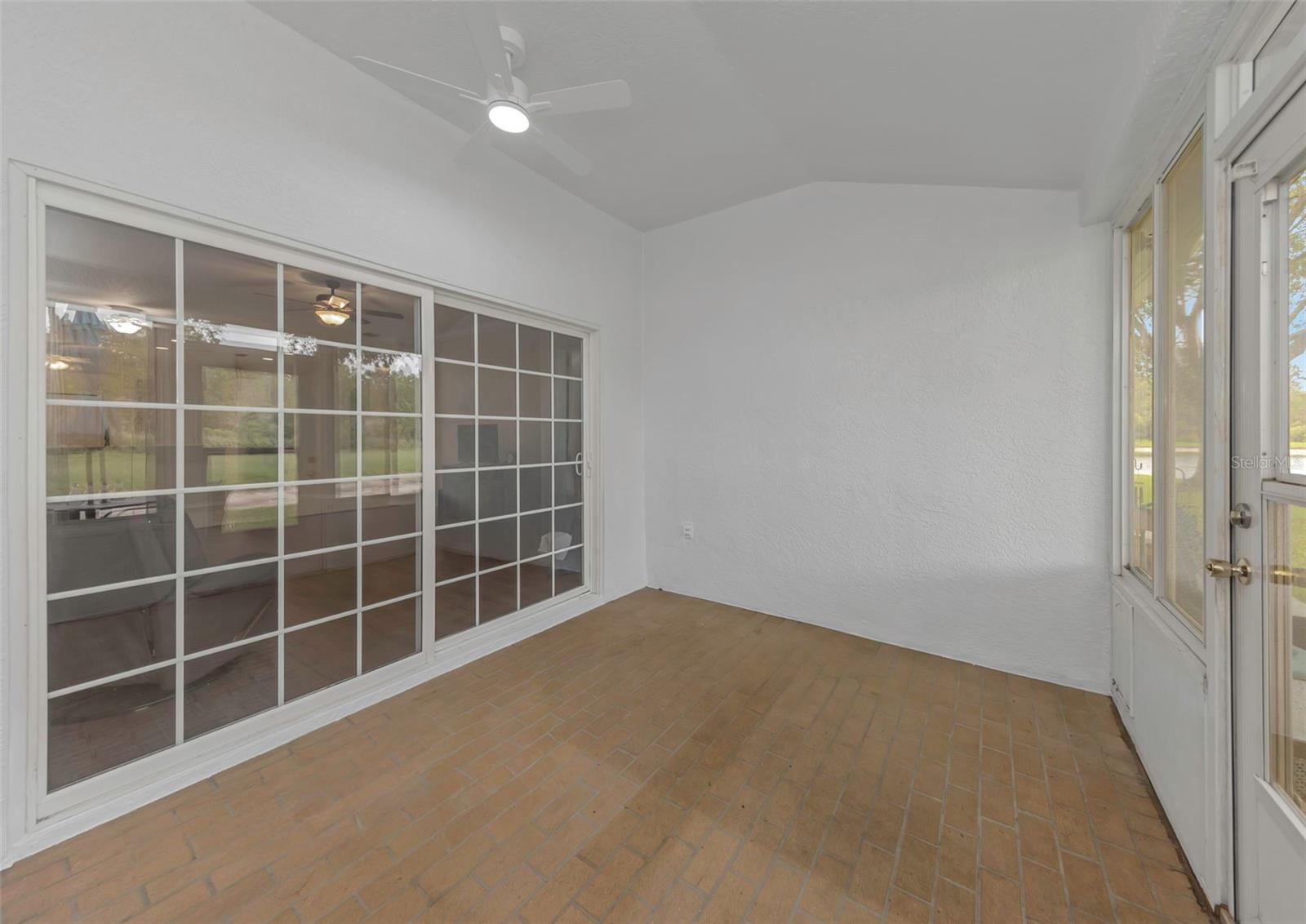 19238 Weymouth Dr Property Photo 25