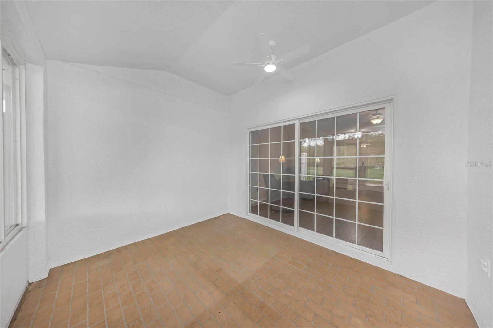 19238 Weymouth Dr Property Photo 26