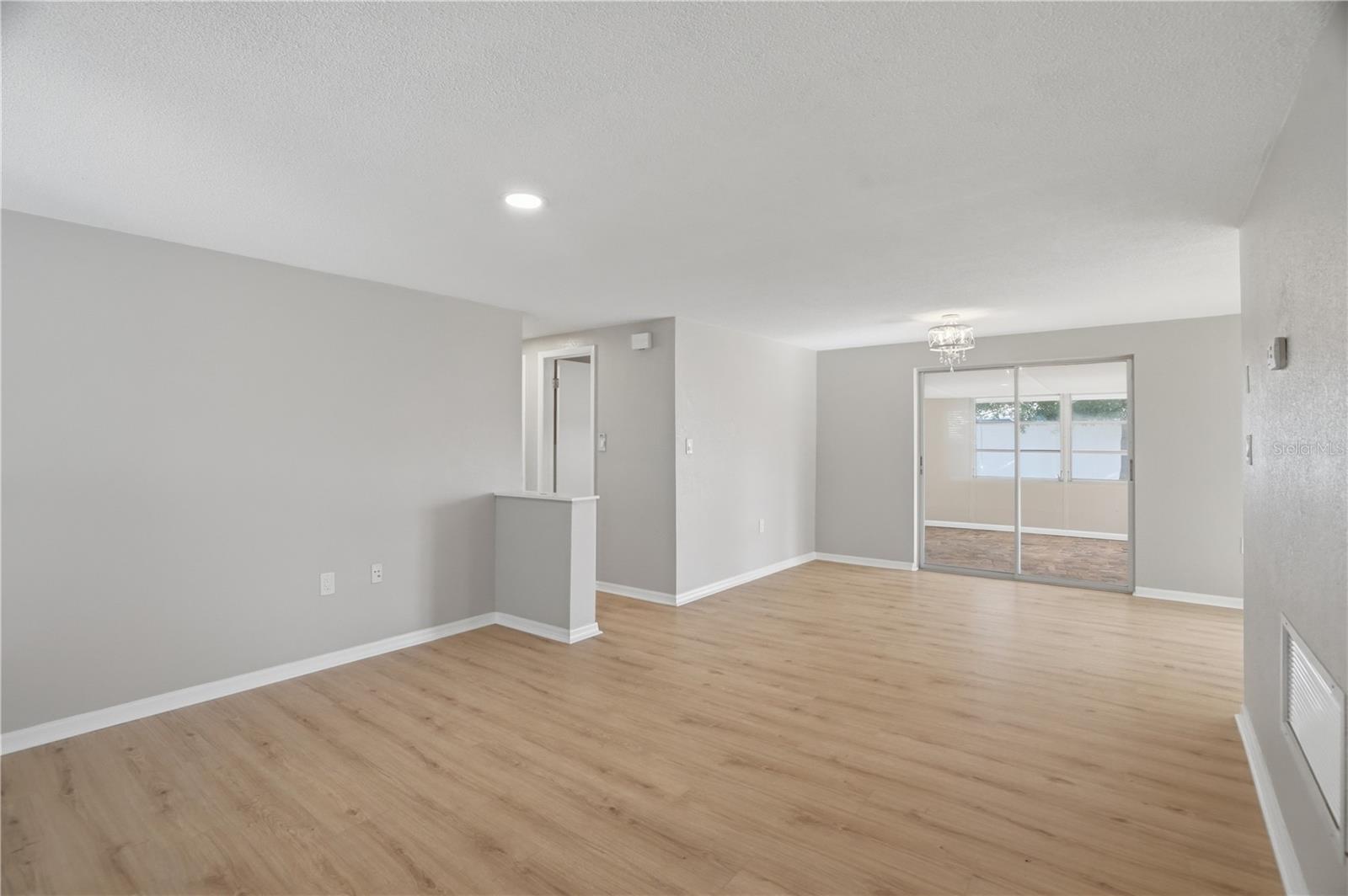 3104 Salisbury Dr Property Photo 5