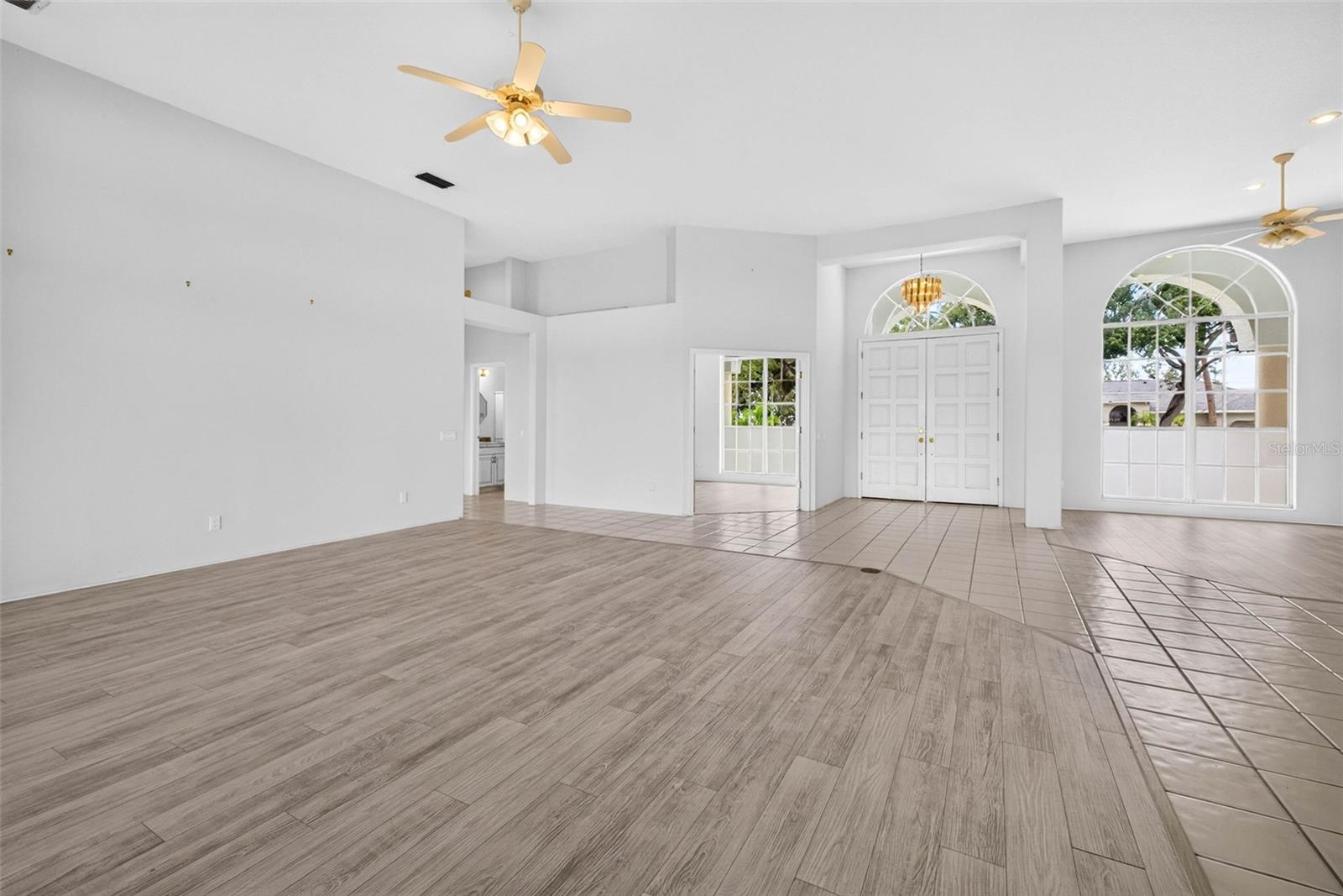 8911 Riverlachen Way Property Photo 11