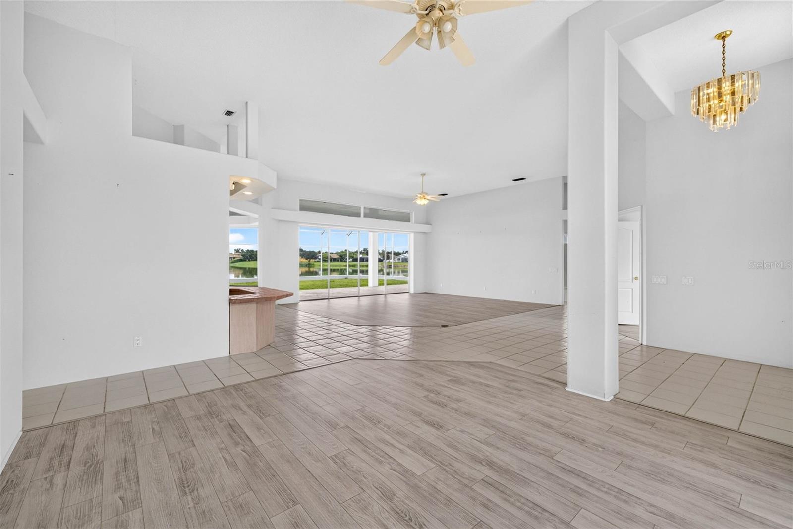8911 Riverlachen Way Property Photo 12
