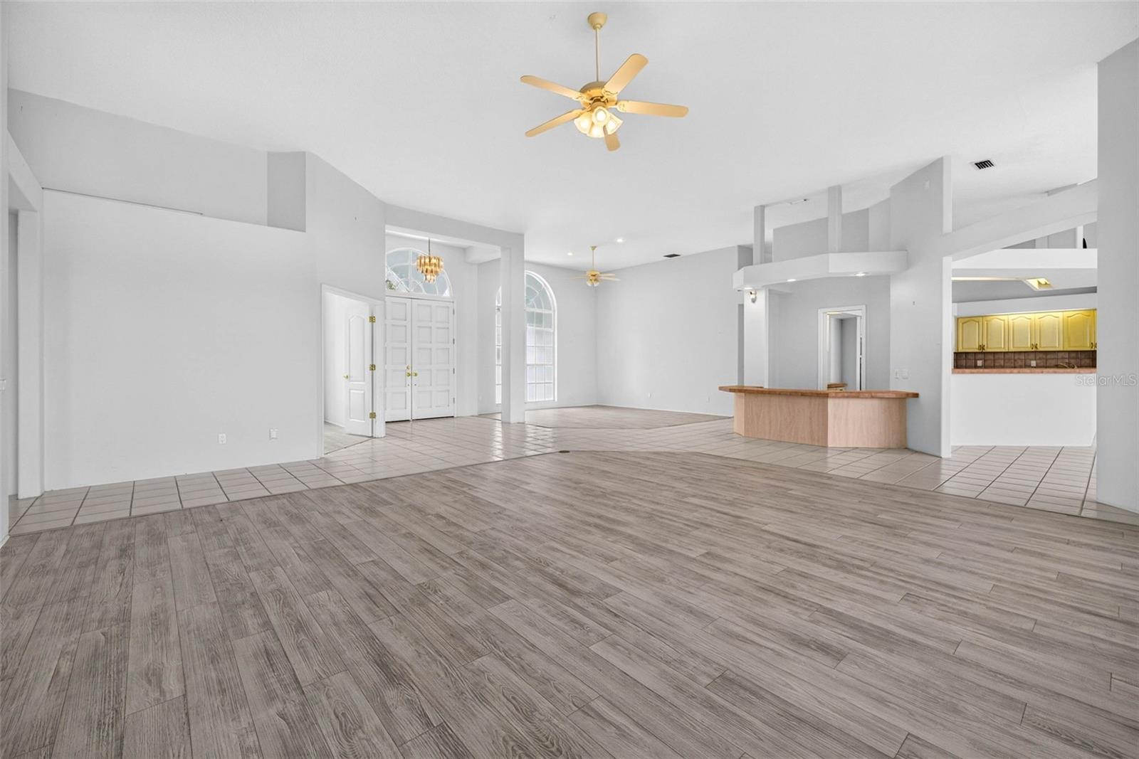 8911 Riverlachen Way Property Photo 15