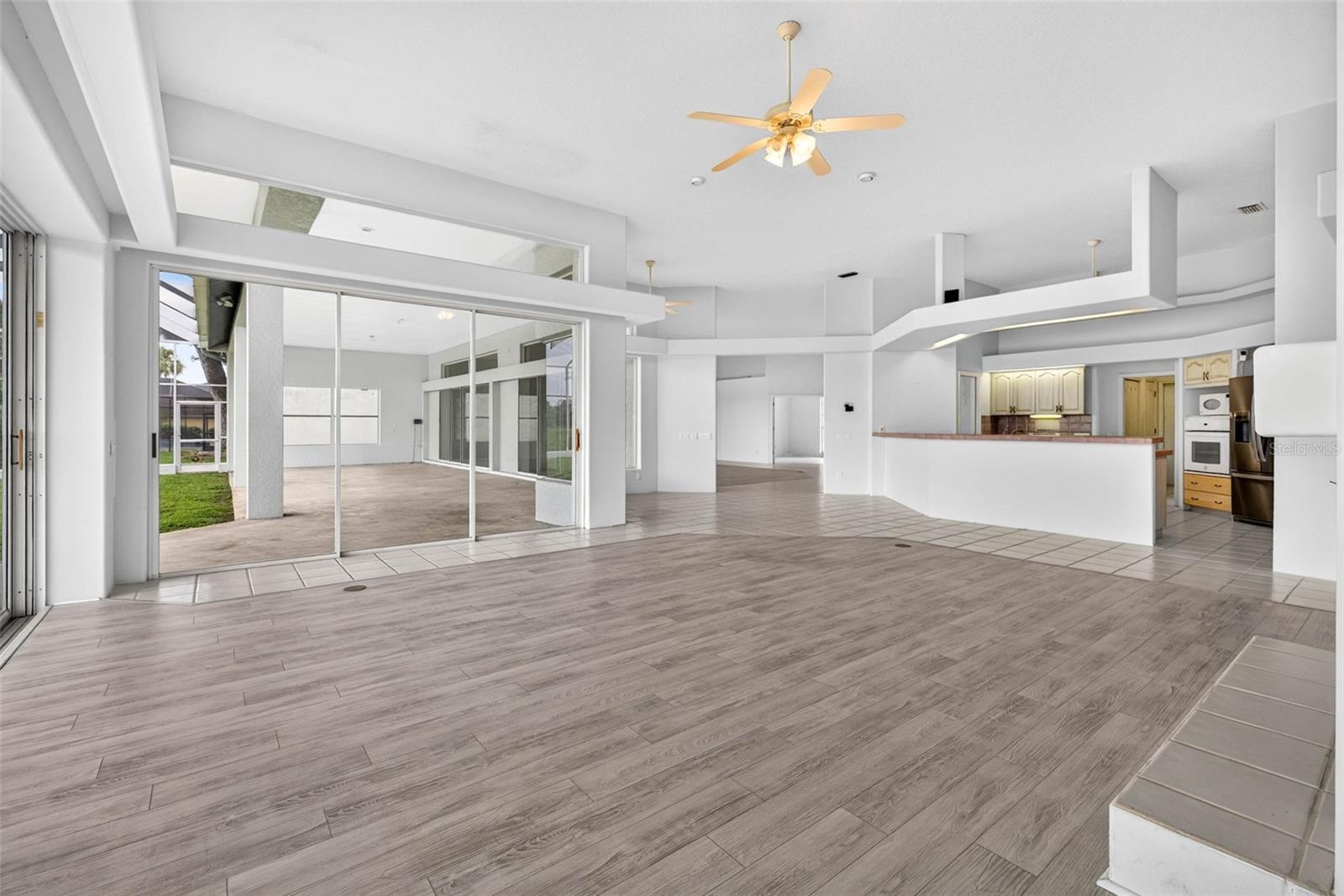 8911 Riverlachen Way Property Photo 31