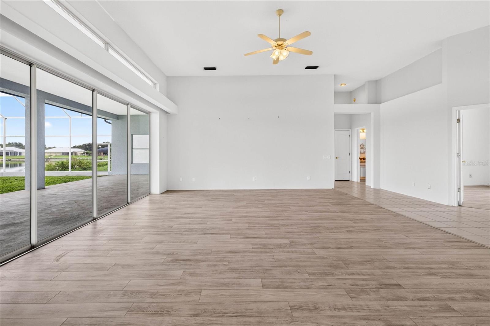 8911 Riverlachen Way Property Photo 32