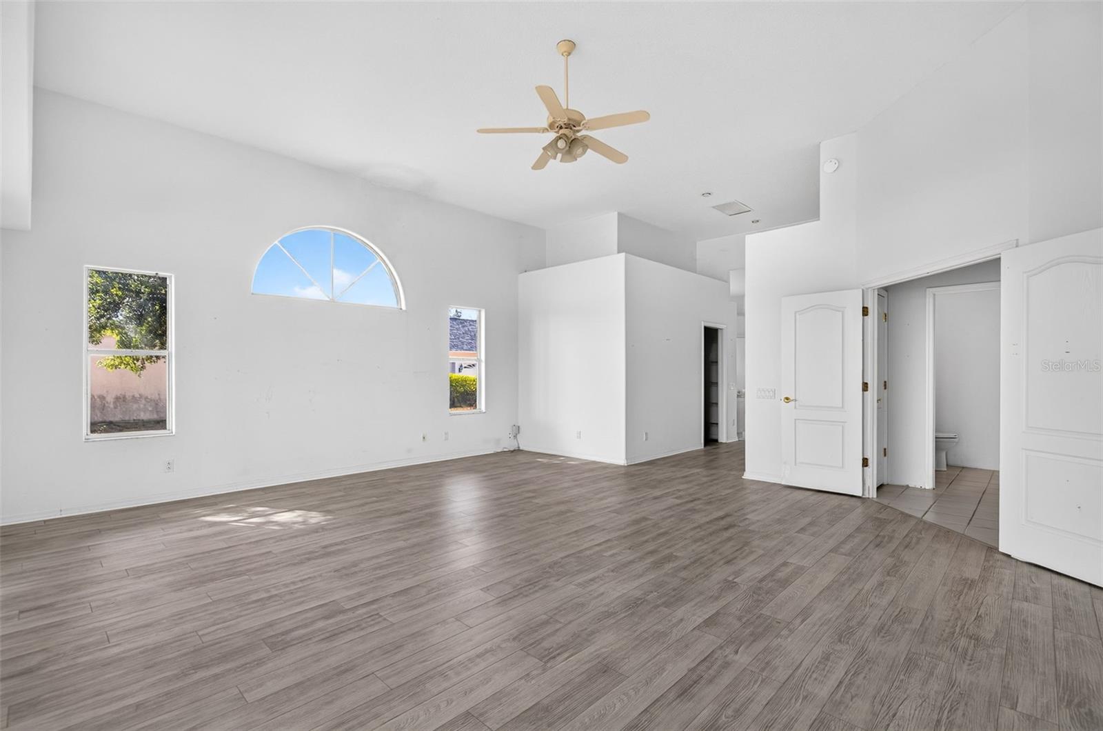 8911 Riverlachen Way Property Photo 33