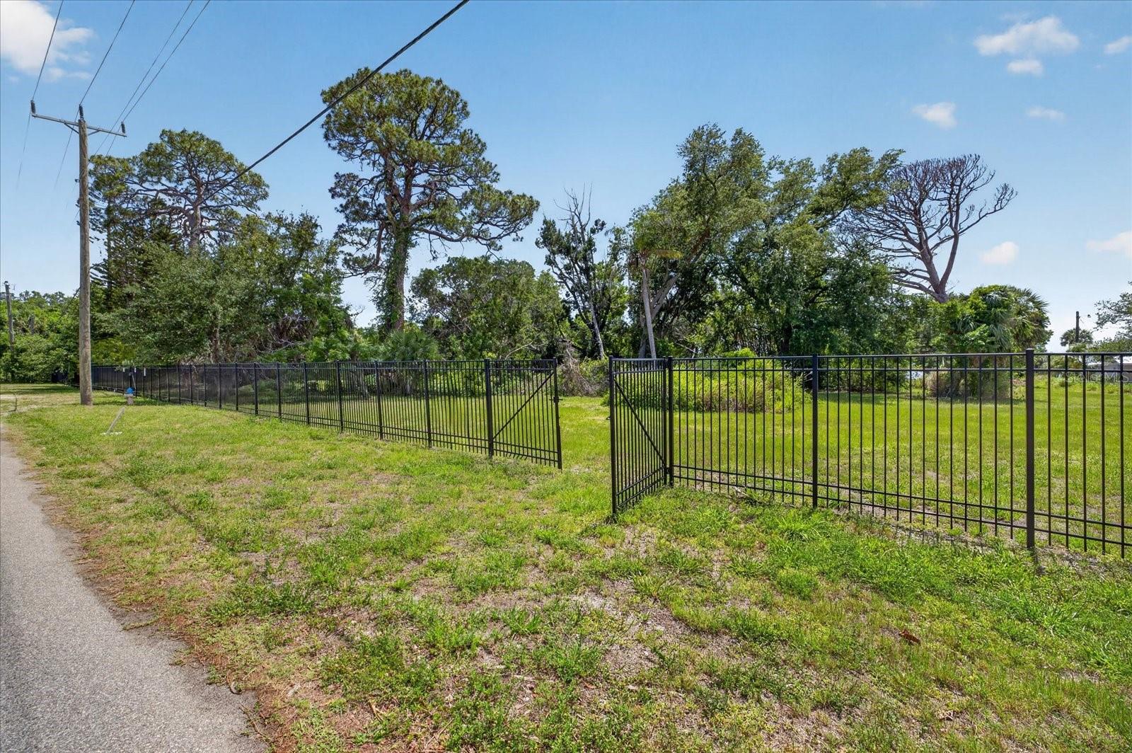 8258 Longbay Blvd Property Photo 3