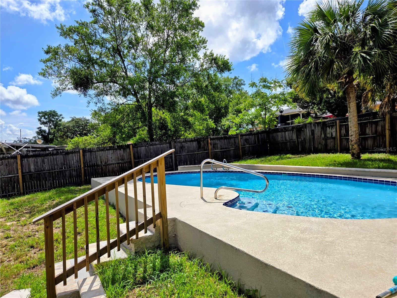6070 Ashland Dr Property Photo 4