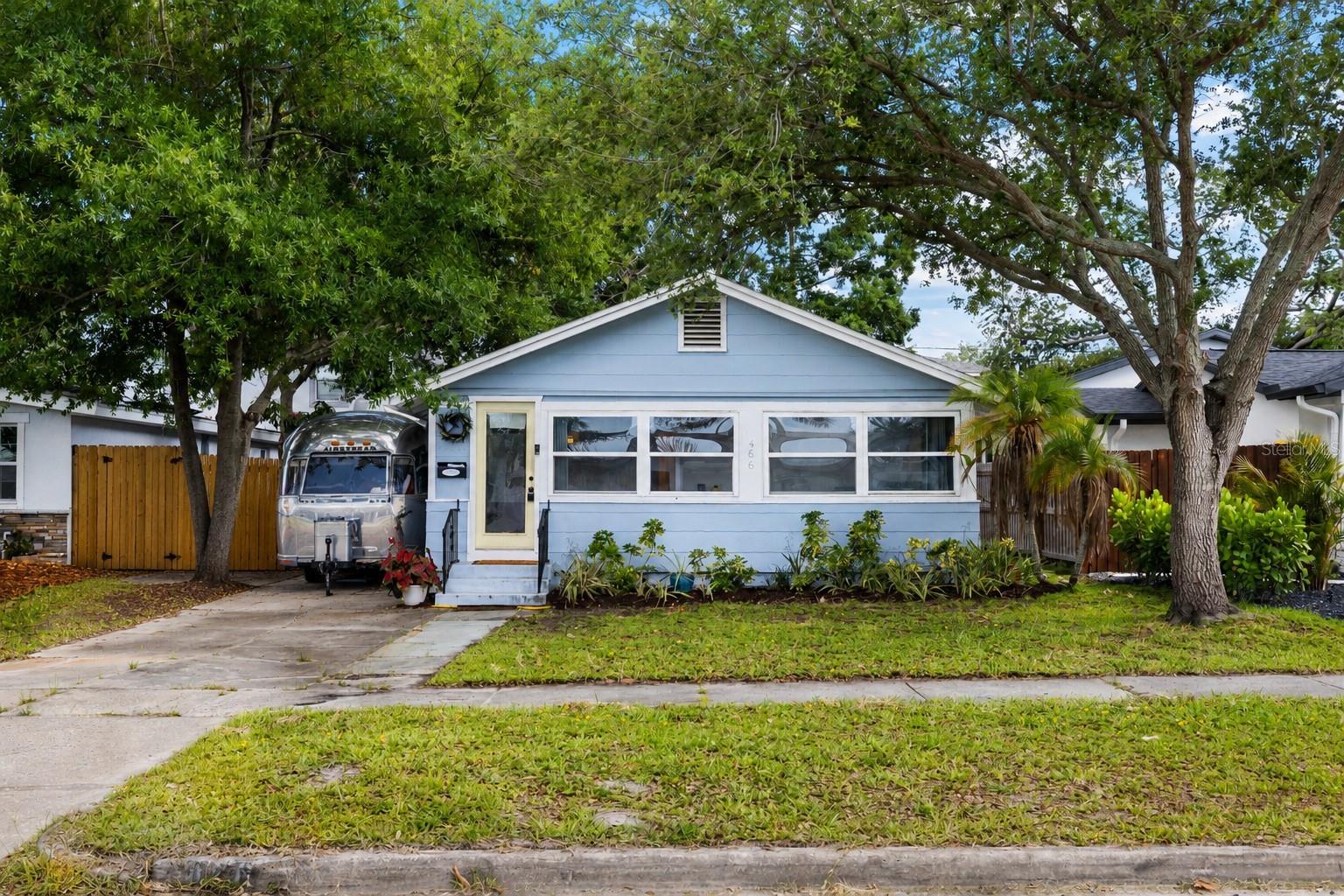 466 36th Ave N Property Photo 1
