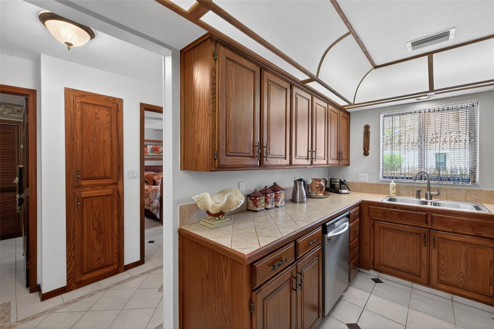 6072 Huntington Woods Dr #17 Property Photo 6