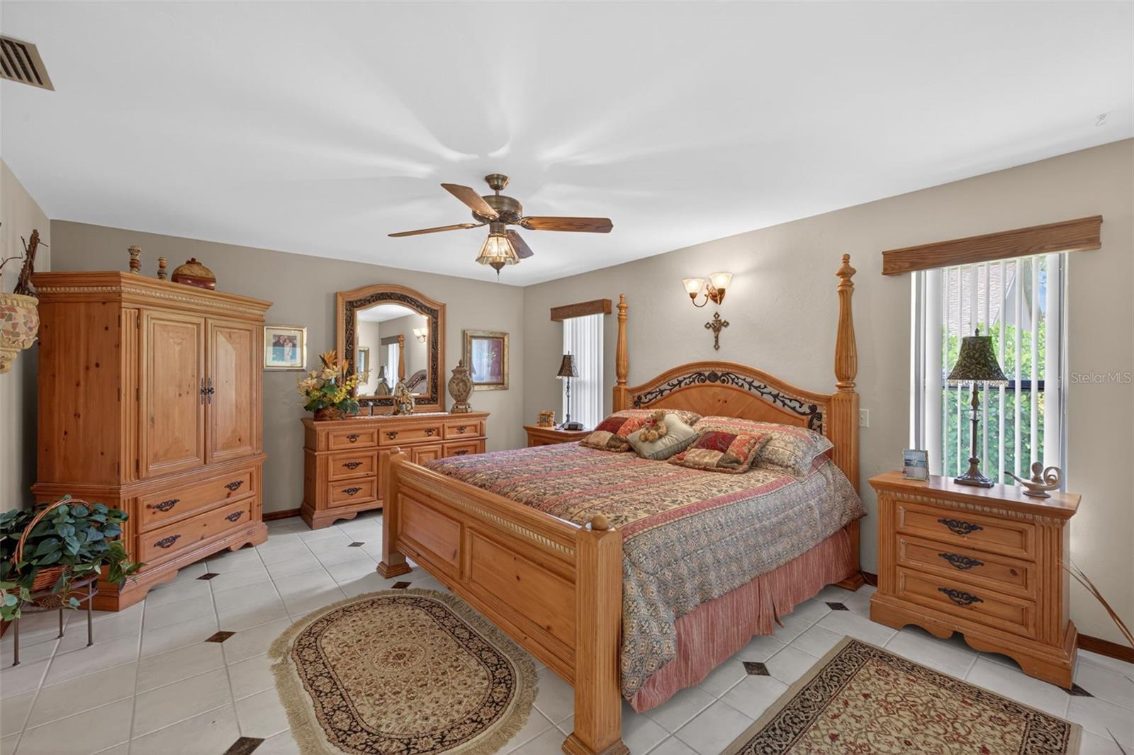 6072 Huntington Woods Dr #17 Property Photo 10