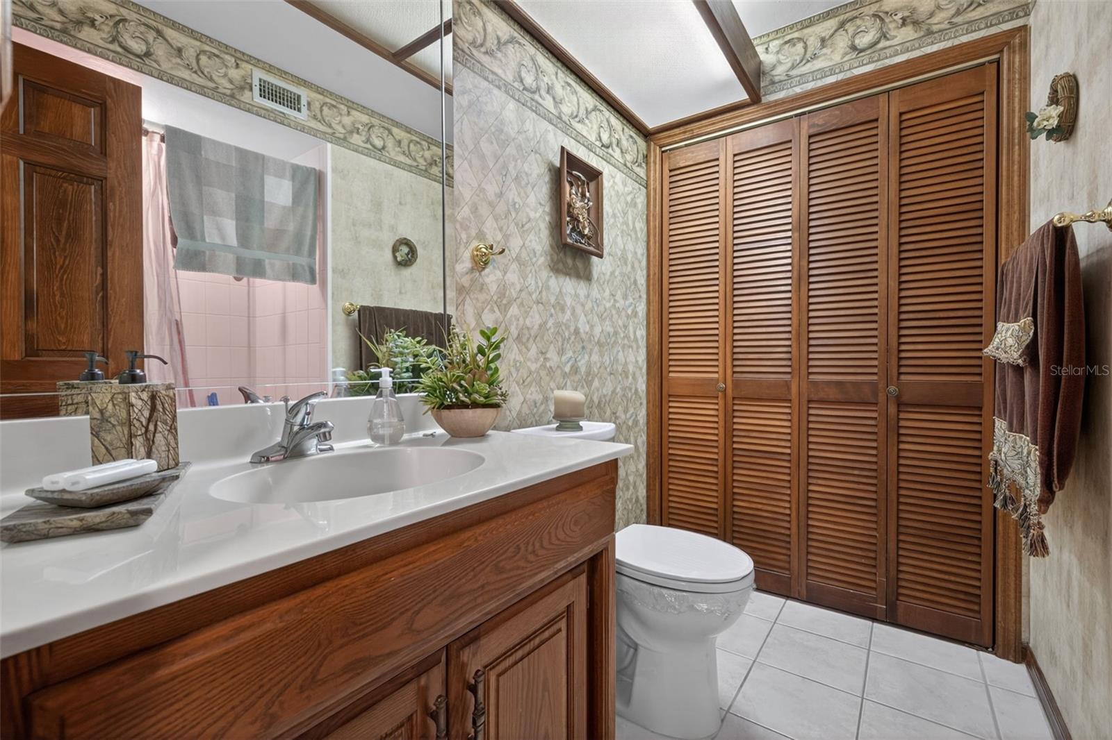 6072 Huntington Woods Dr #17 Property Photo 14