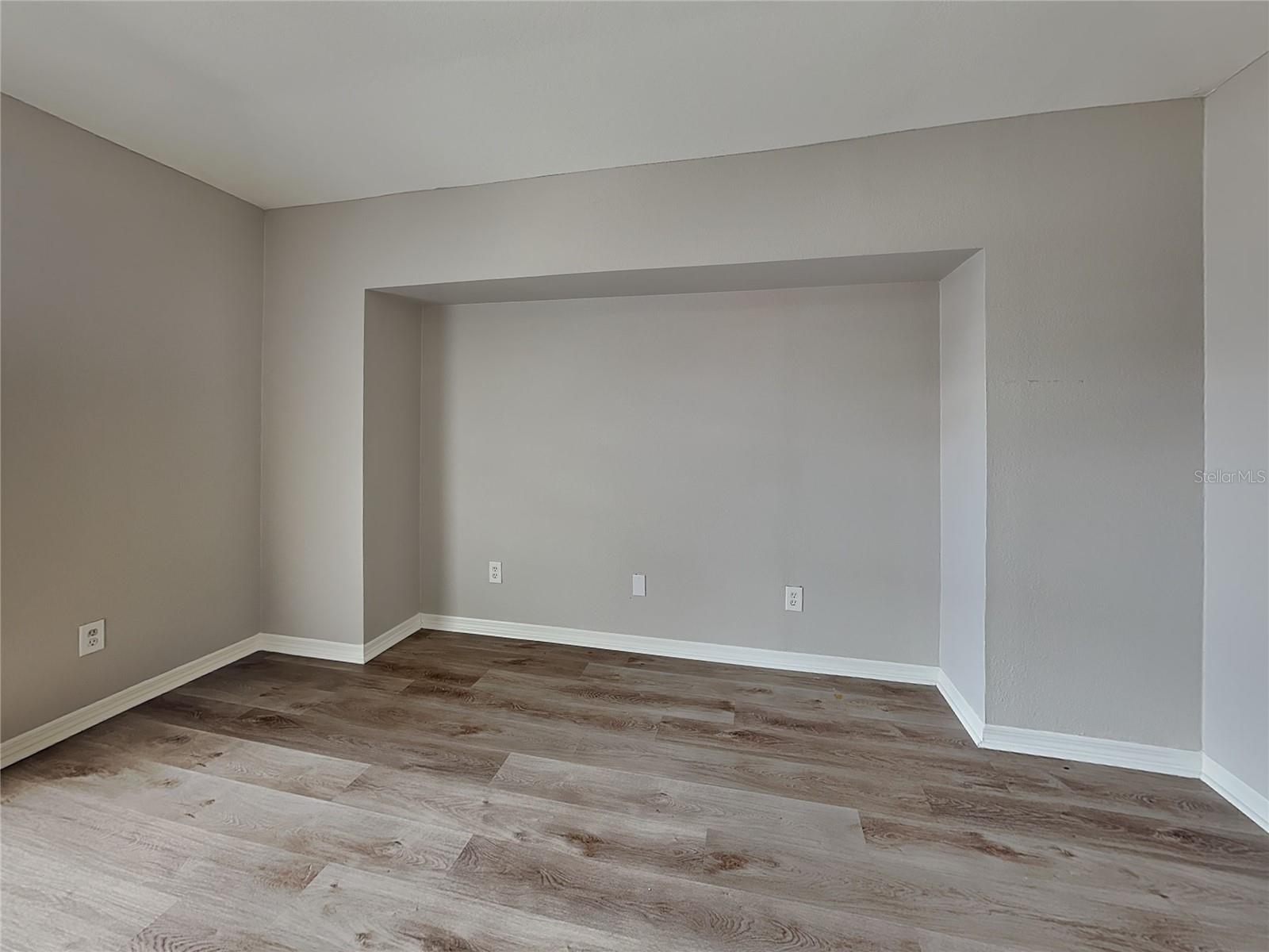 TB8511467 Property Photo 8