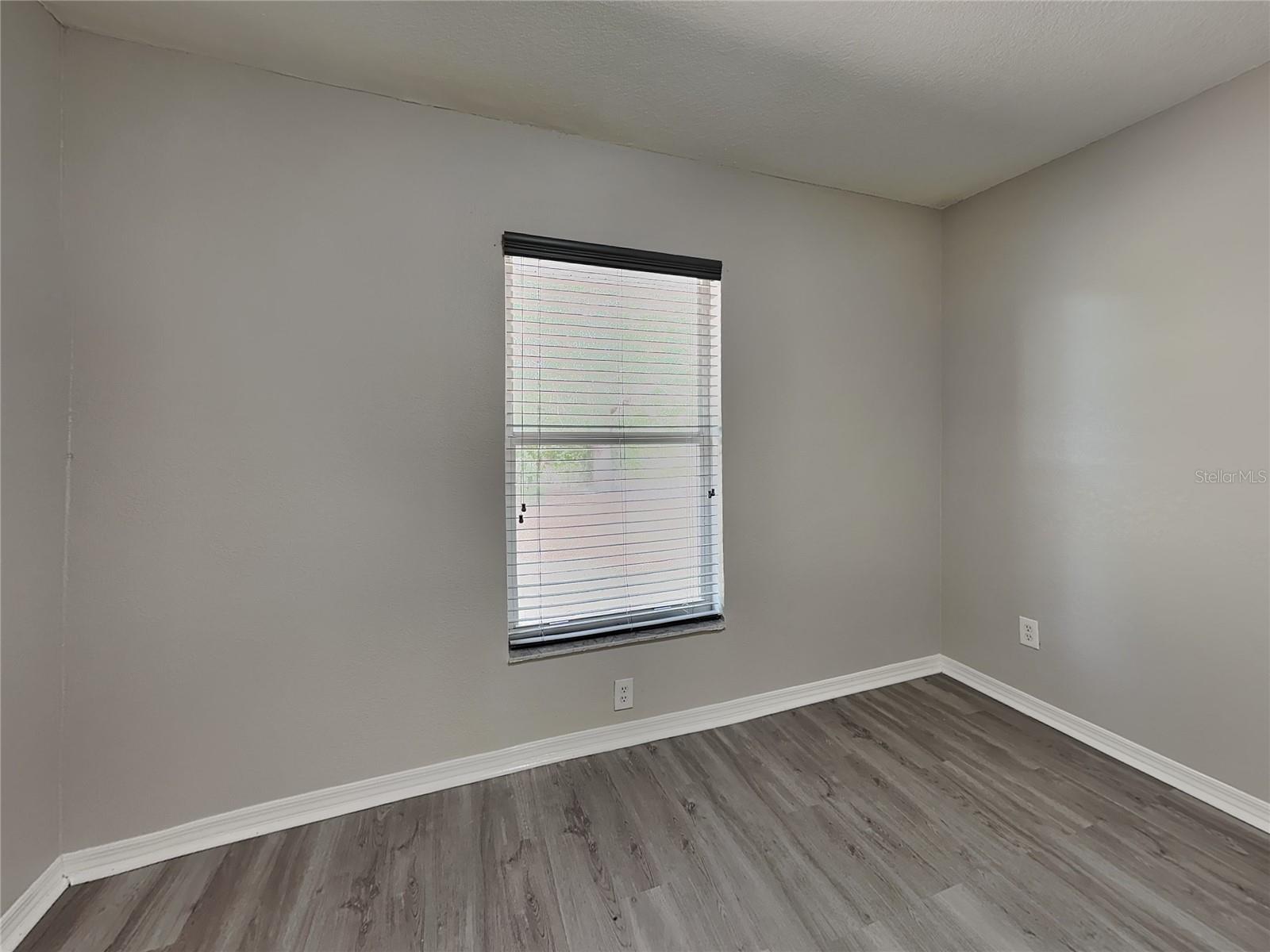TB8511467 Property Photo 14