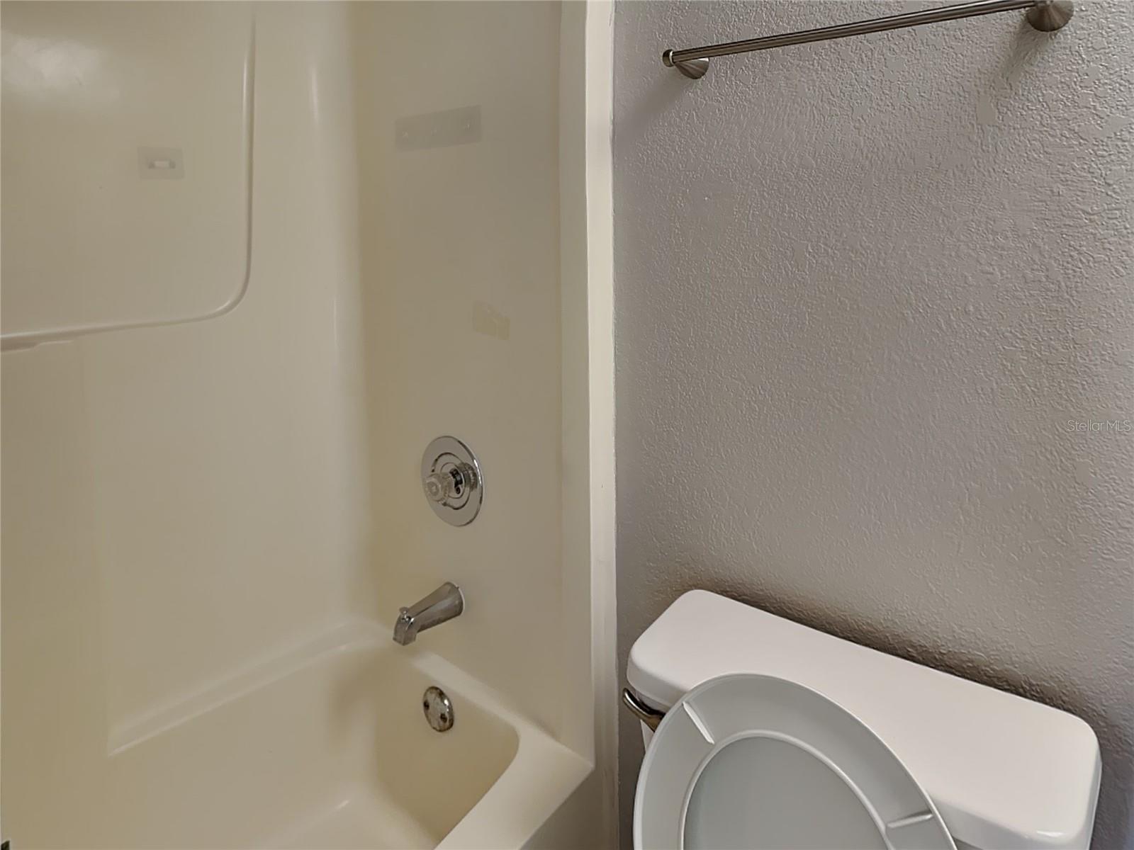 TB8511467 Property Photo 16