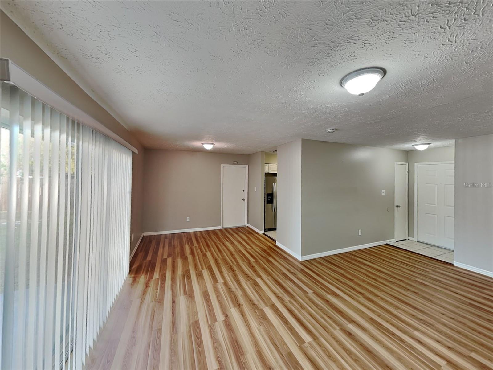 TB8511475 Property Photo 3