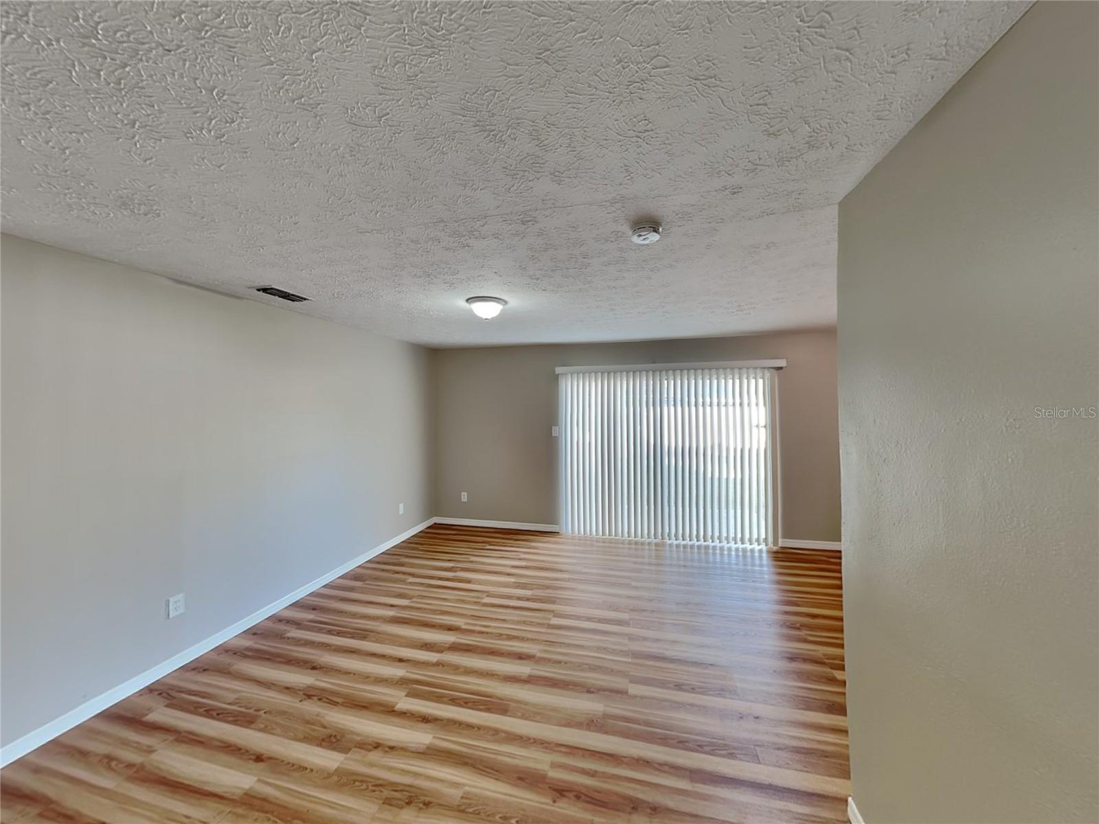 TB8511475 Property Photo 4