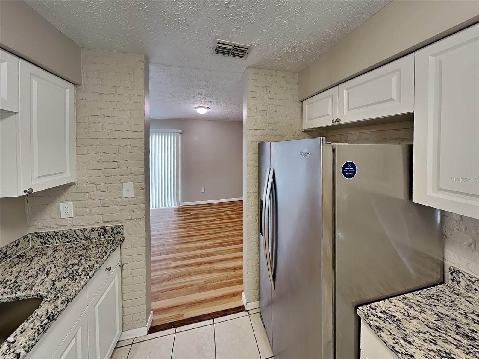 TB8511475 Property Photo 7