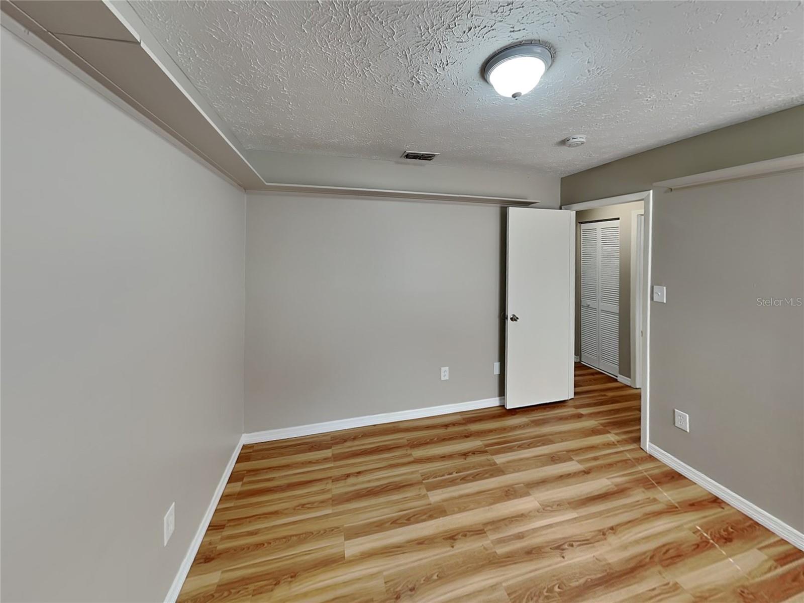 TB8511475 Property Photo 13