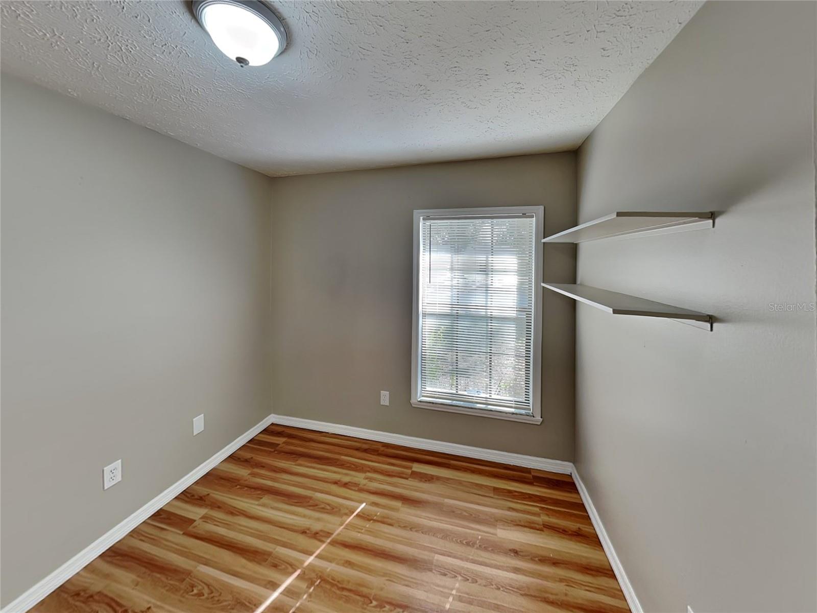 TB8511475 Property Photo 14