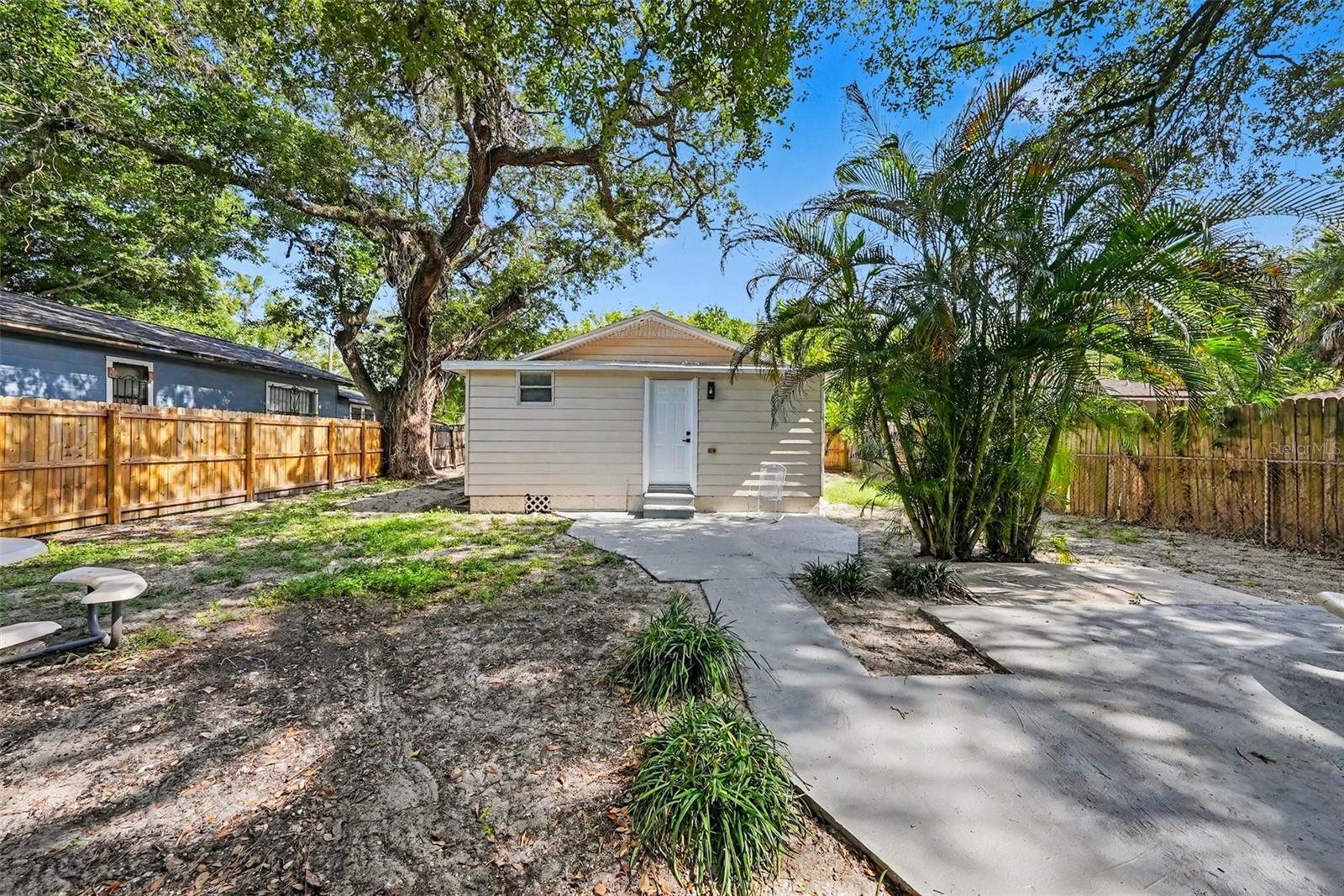 1204 E Cayuga St Property Photo 19
