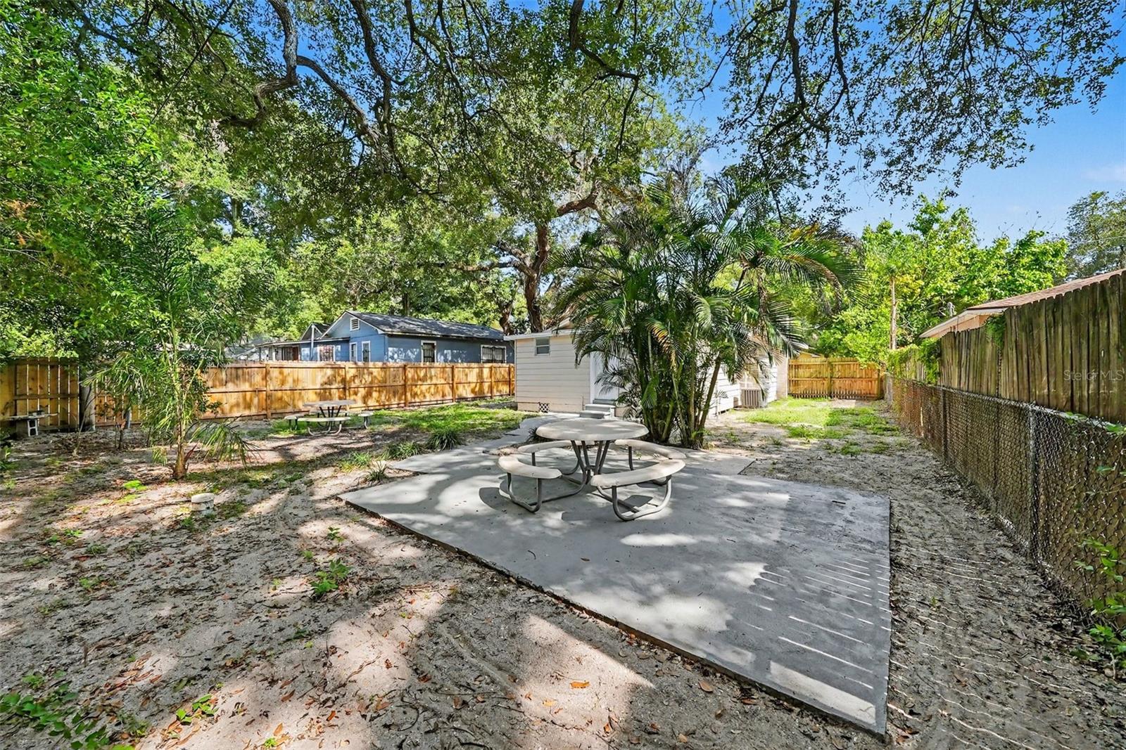 1204 E Cayuga St Property Photo 20