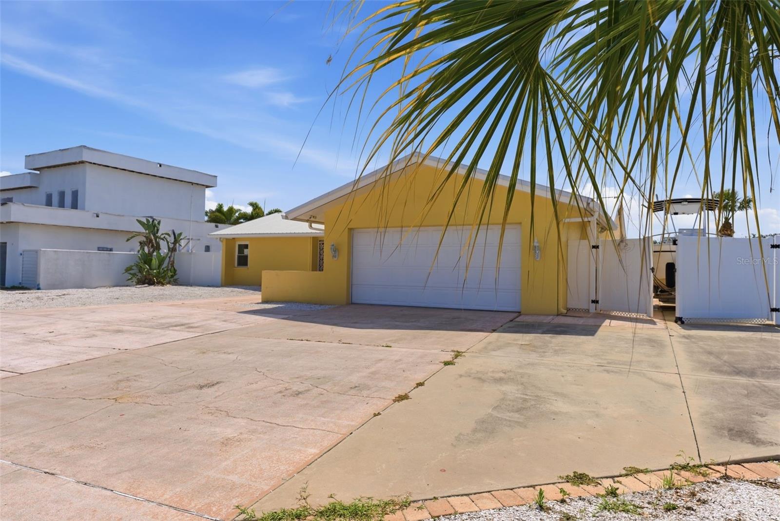 1421 Sea Gull Dr S Property Photo 3