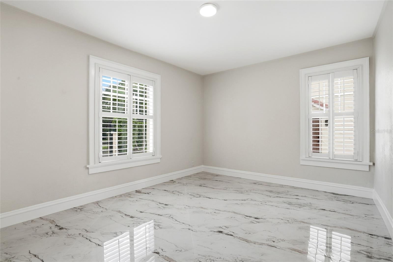 190 Bosphorous Ave Property Photo 30