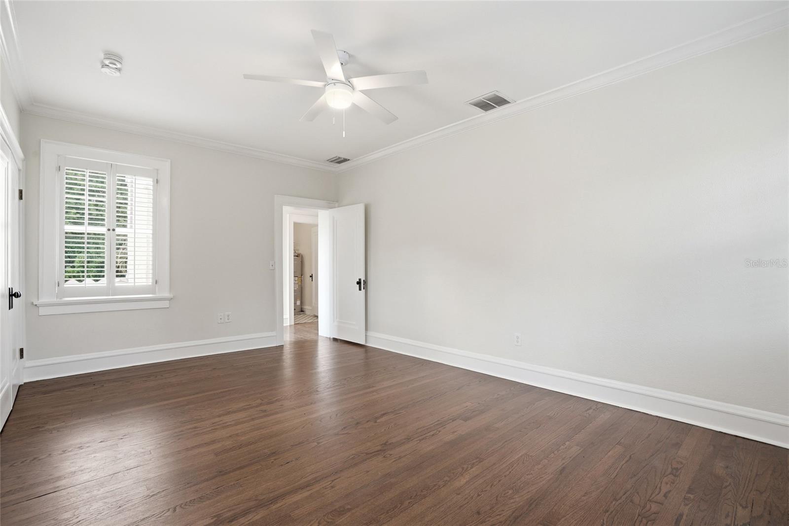 190 Bosphorous Ave Property Photo 36