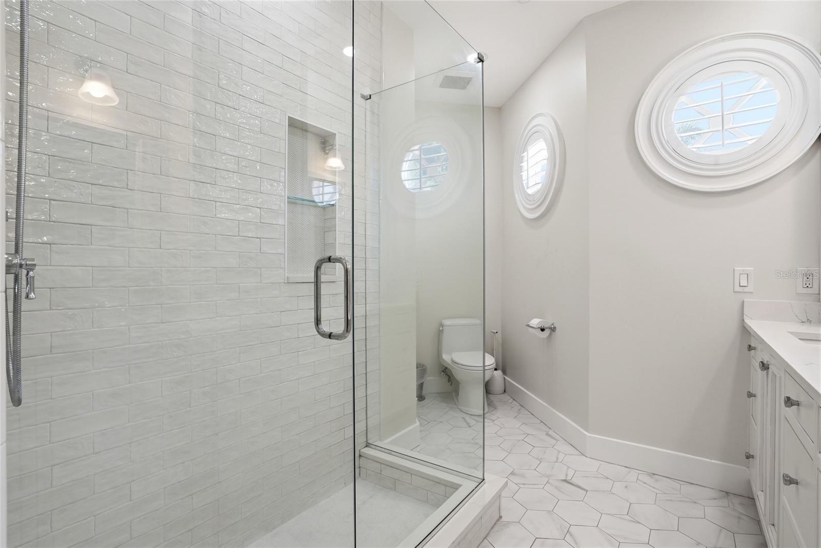 190 Bosphorous Ave Property Photo 38