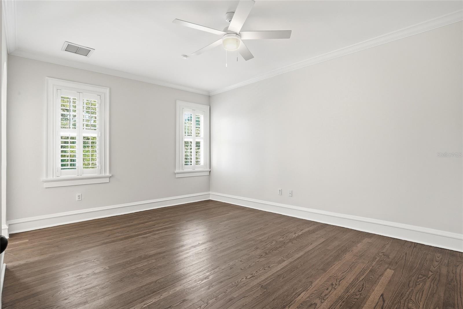 190 Bosphorous Ave Property Photo 41