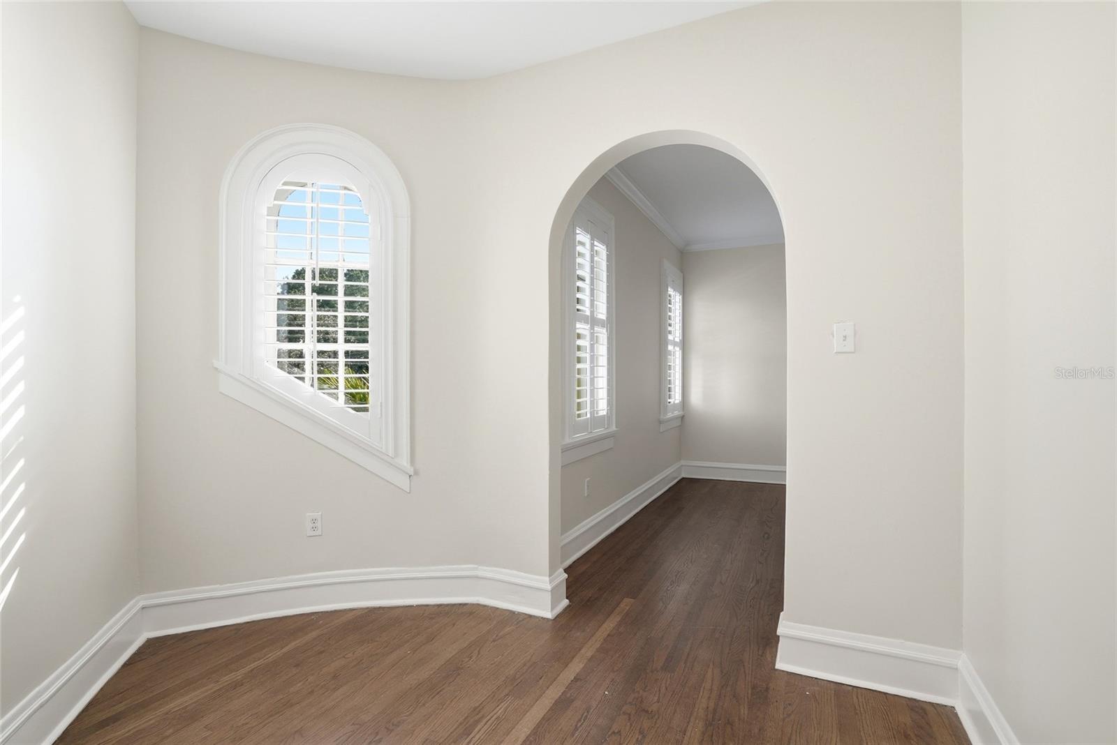 190 Bosphorous Ave Property Photo 43