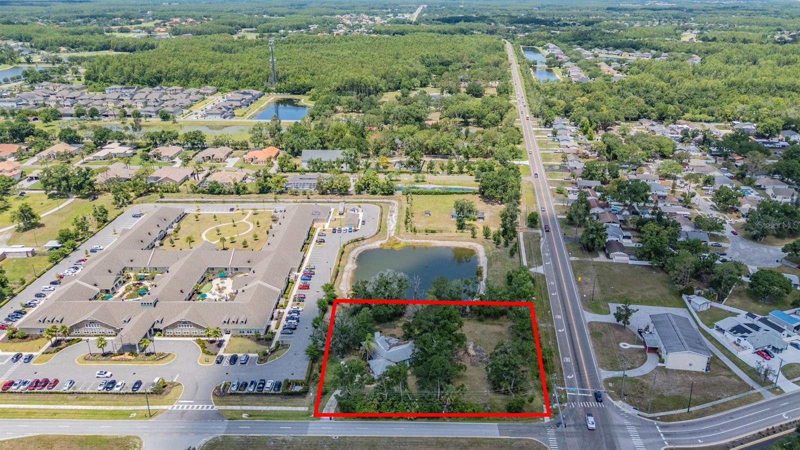 18950 Sunlake Blvd Property Photo 3