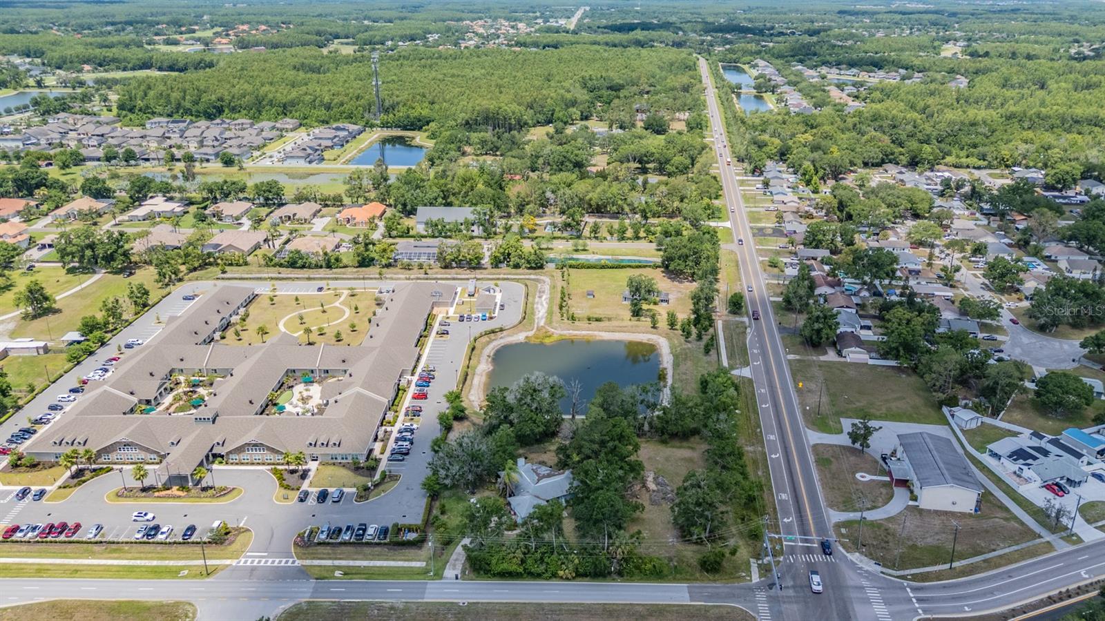 18950 Sunlake Blvd Property Photo 8