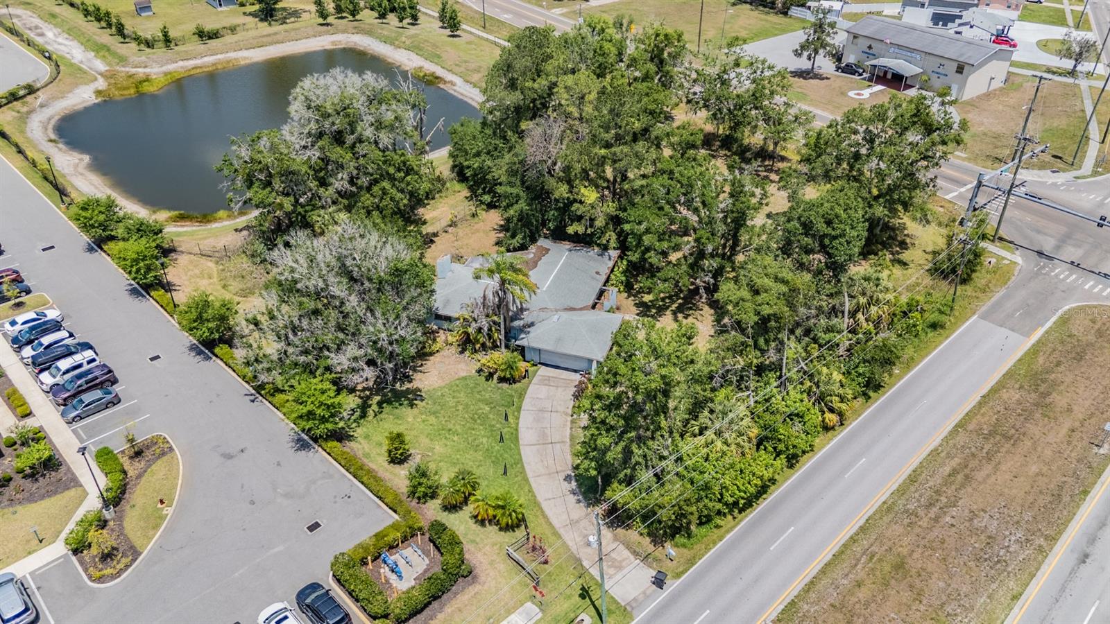 18950 Sunlake Blvd Property Photo 15