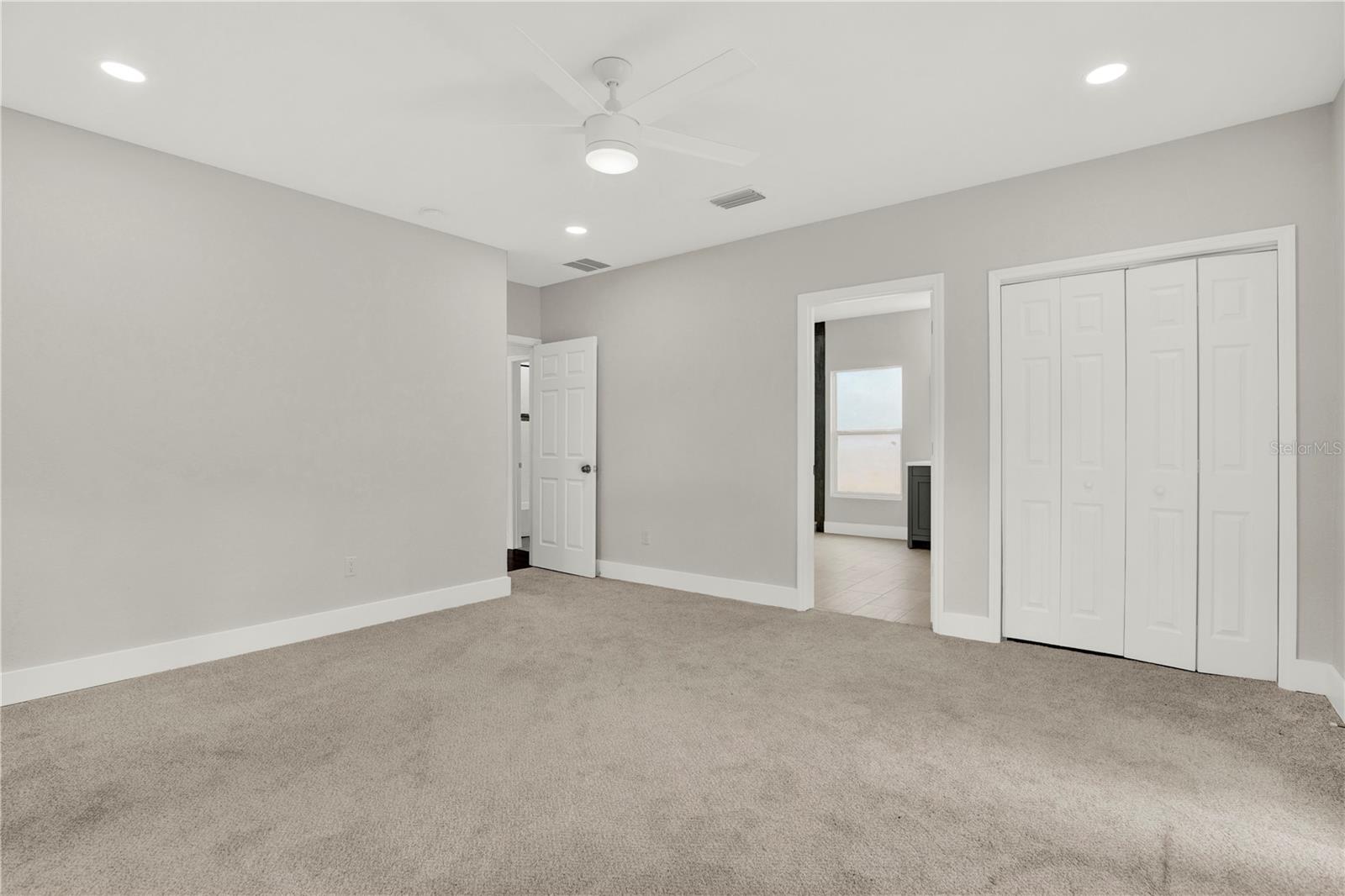 112 E Emily St Property Photo 12