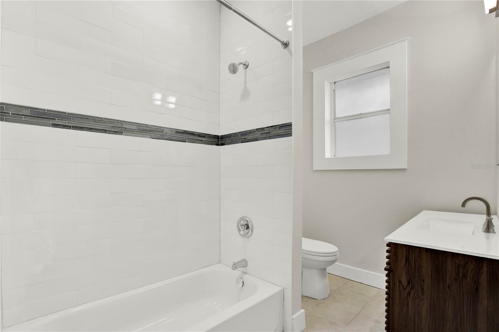112 E Emily St Property Photo 14