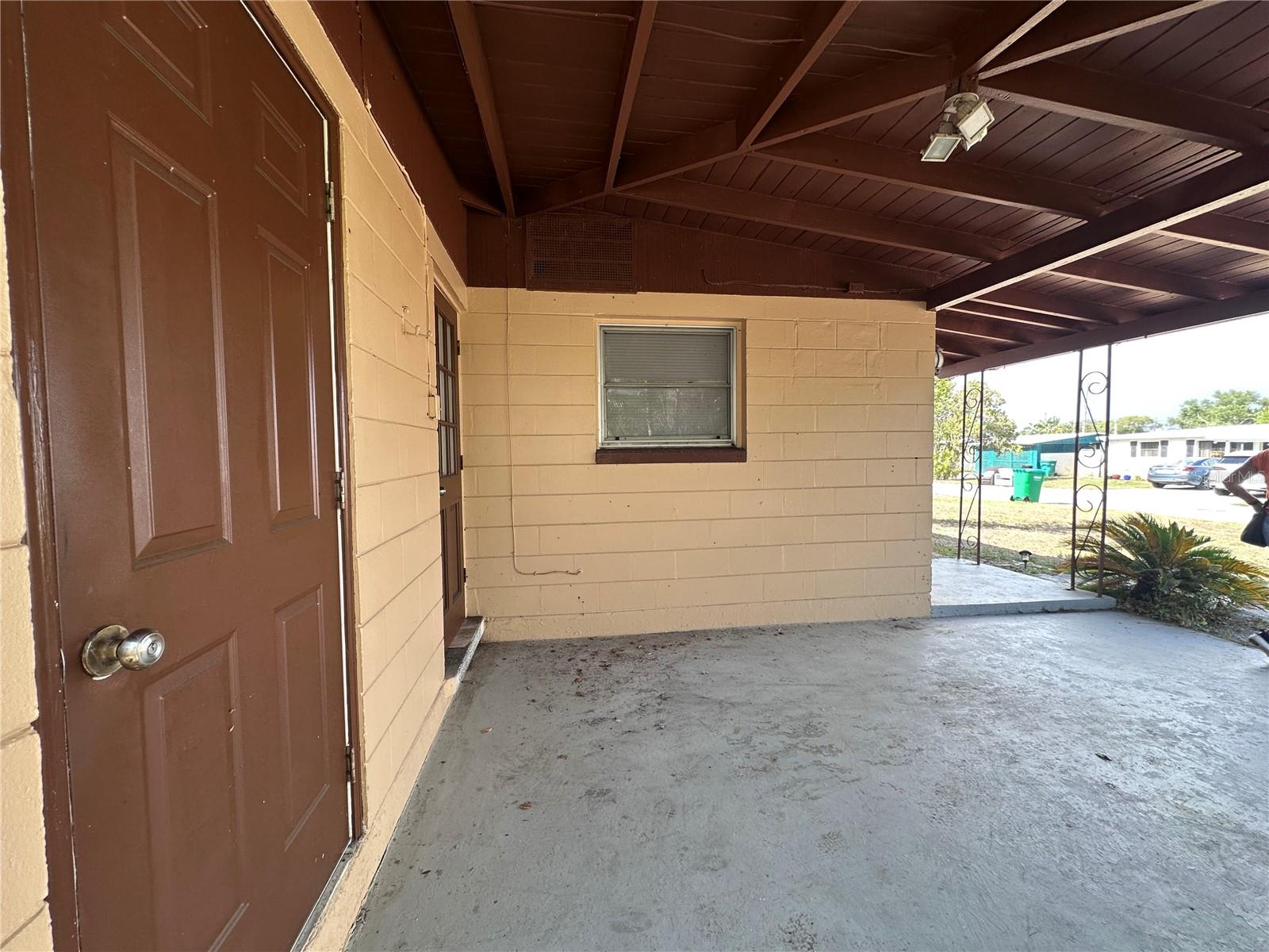 11452 104th St Property Photo 4