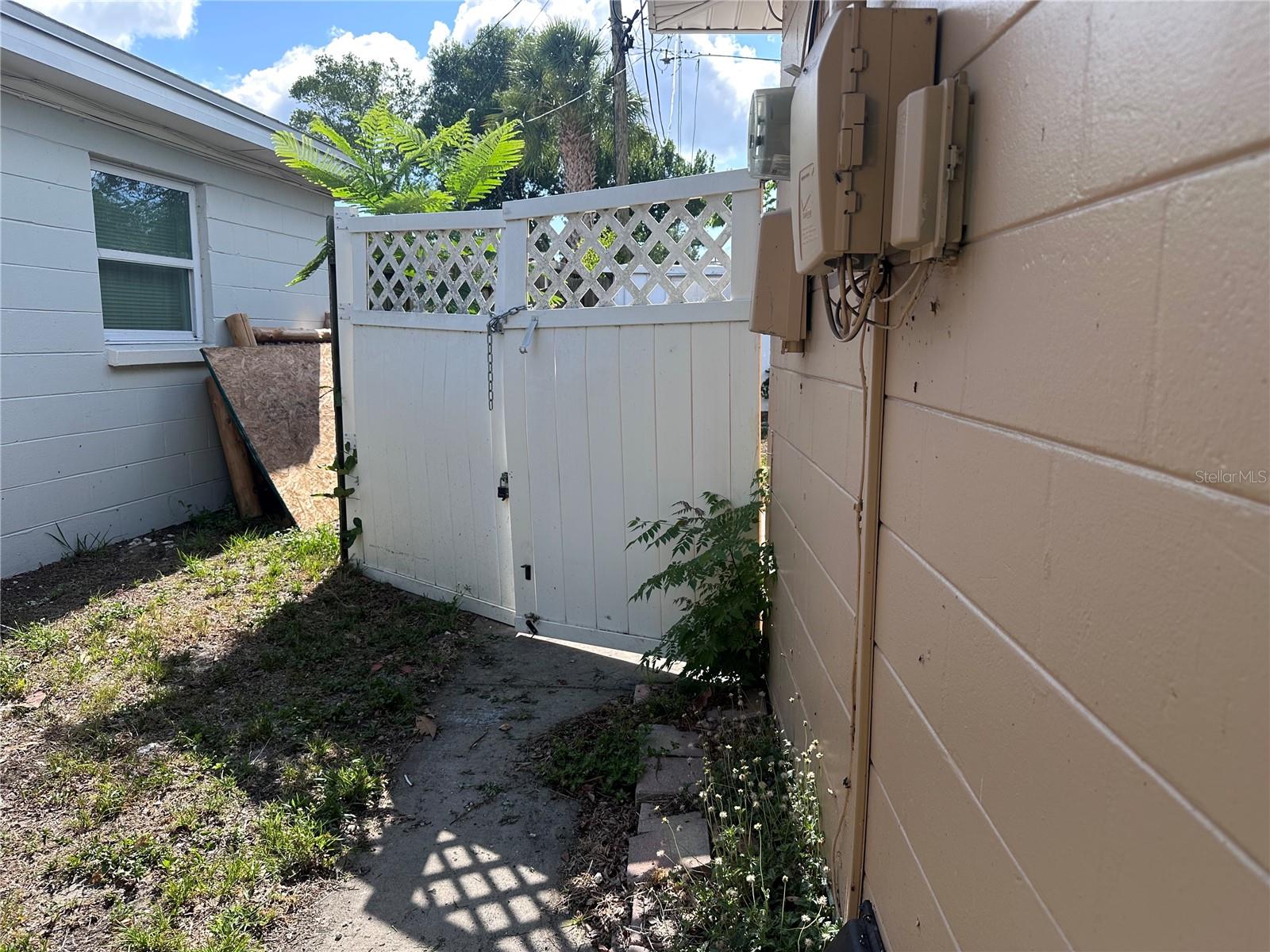 11452 104th St Property Photo 5