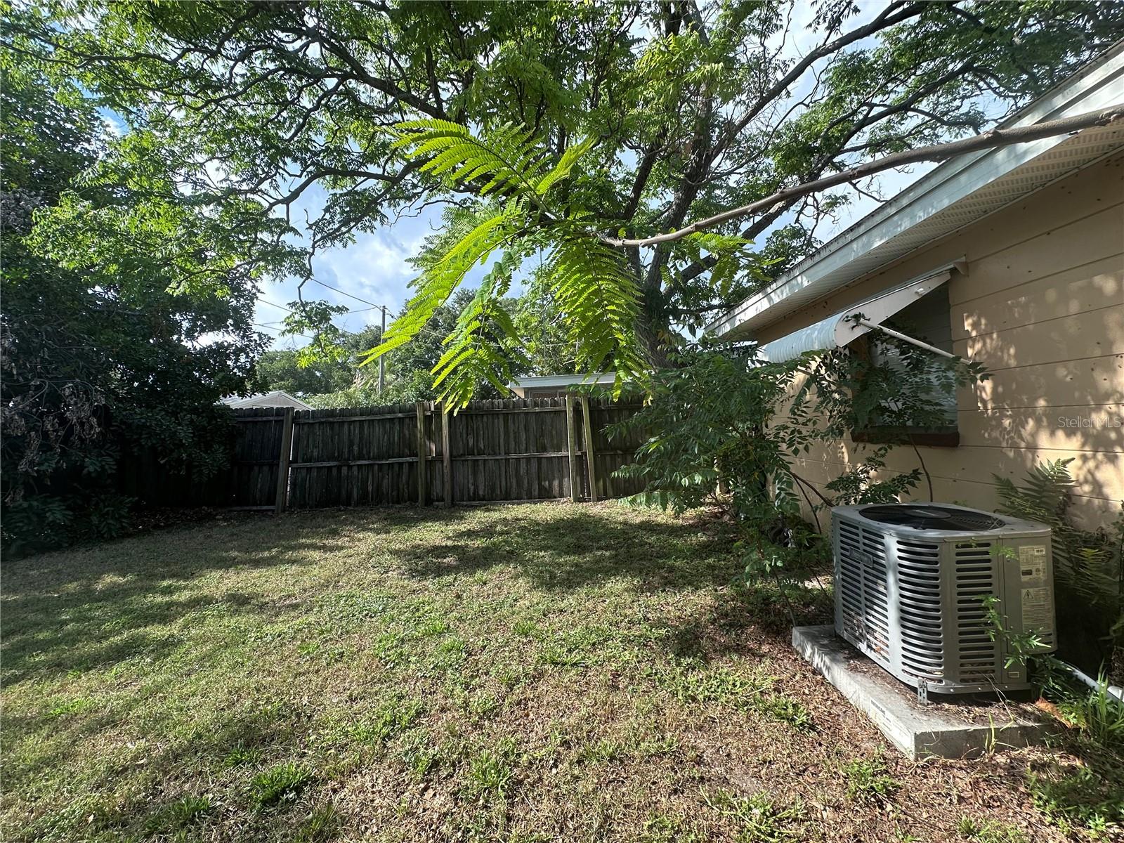 11452 104th St Property Photo 6