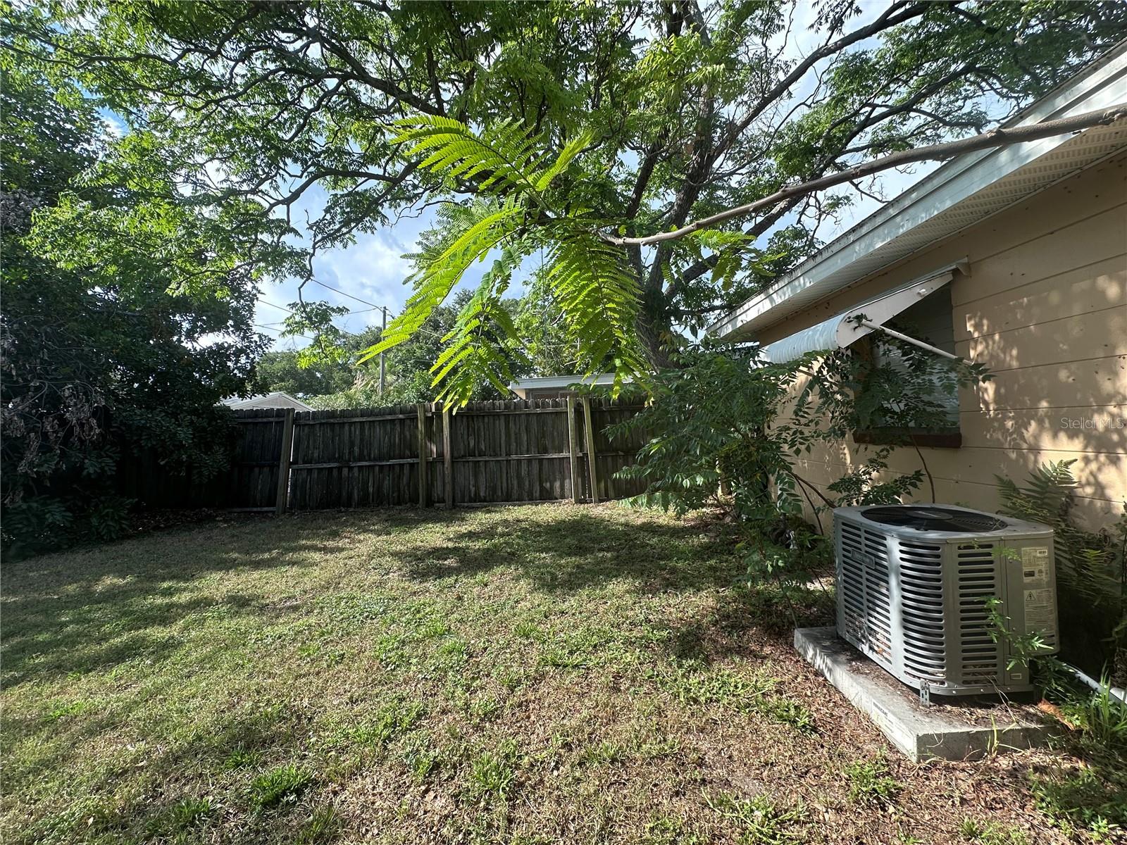 11452 104th St Property Photo 8